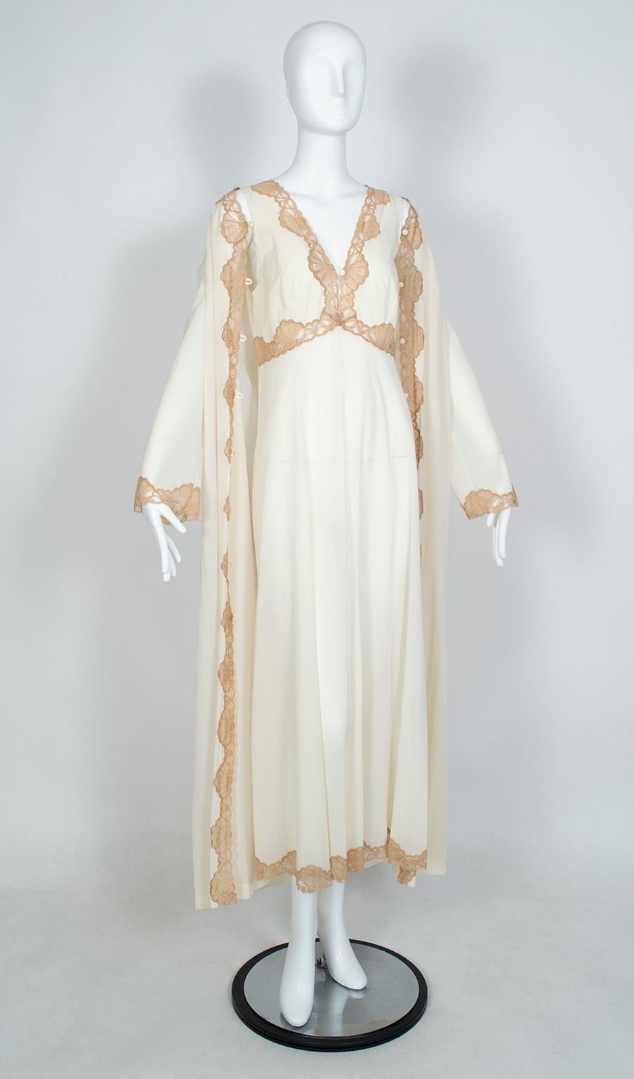 Looking for a matching nightgown and robe set that’s alluring enough for the bridal boudoir but not so precious you’ll hesitate to wear it? Look no further than this Emilio Pucci for Formfit Rogers ivory and taupe peignoir. A soothing, earth-toned