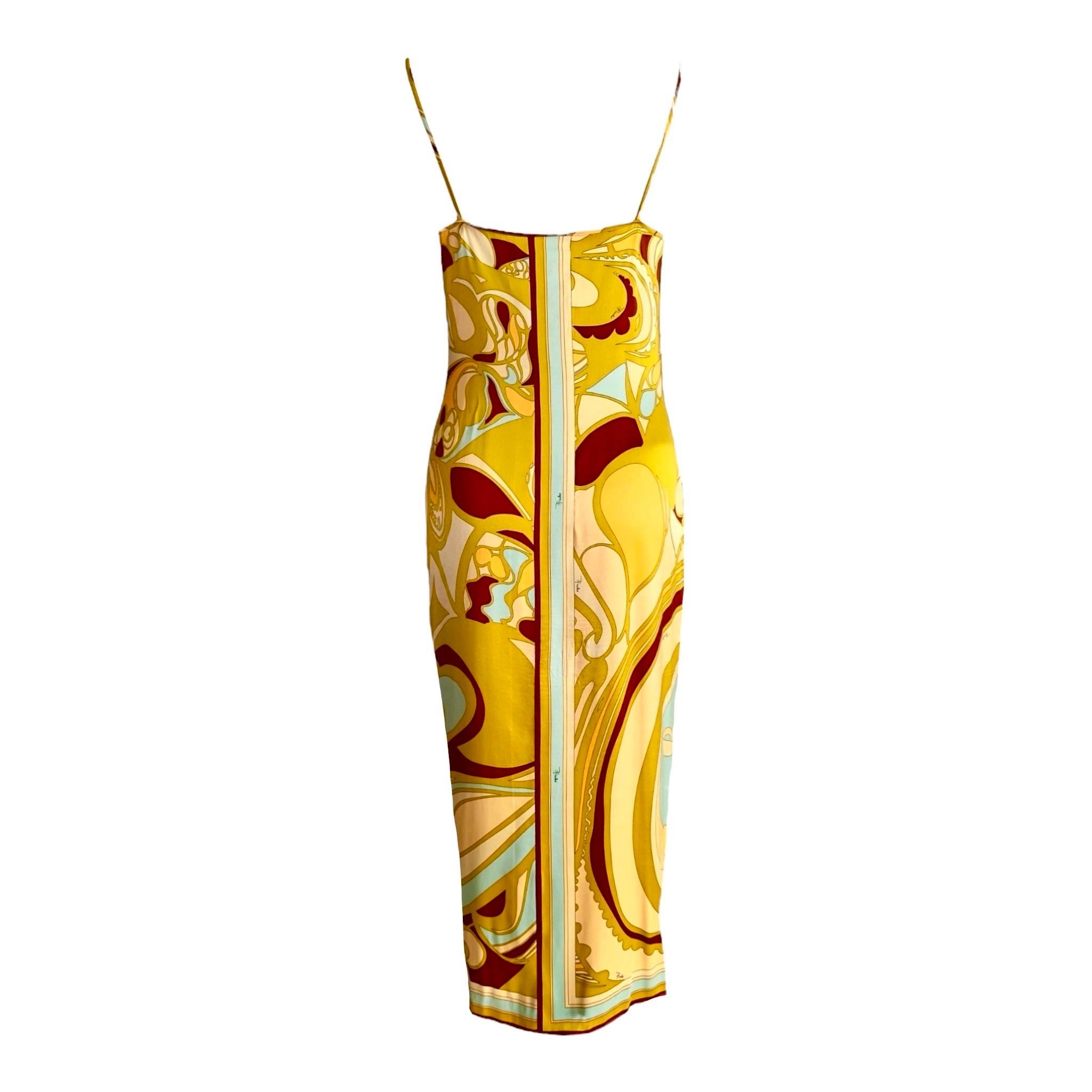 Wunderschönes Emilio Pucci Seidenkleid
Zeitloser Slipdress-Stil
Feinste dehnbare Seide
Wunderbare, seltene Farbkombination
Emilio Pucci Signaturdruck aus der FW 2003 Kollektion

