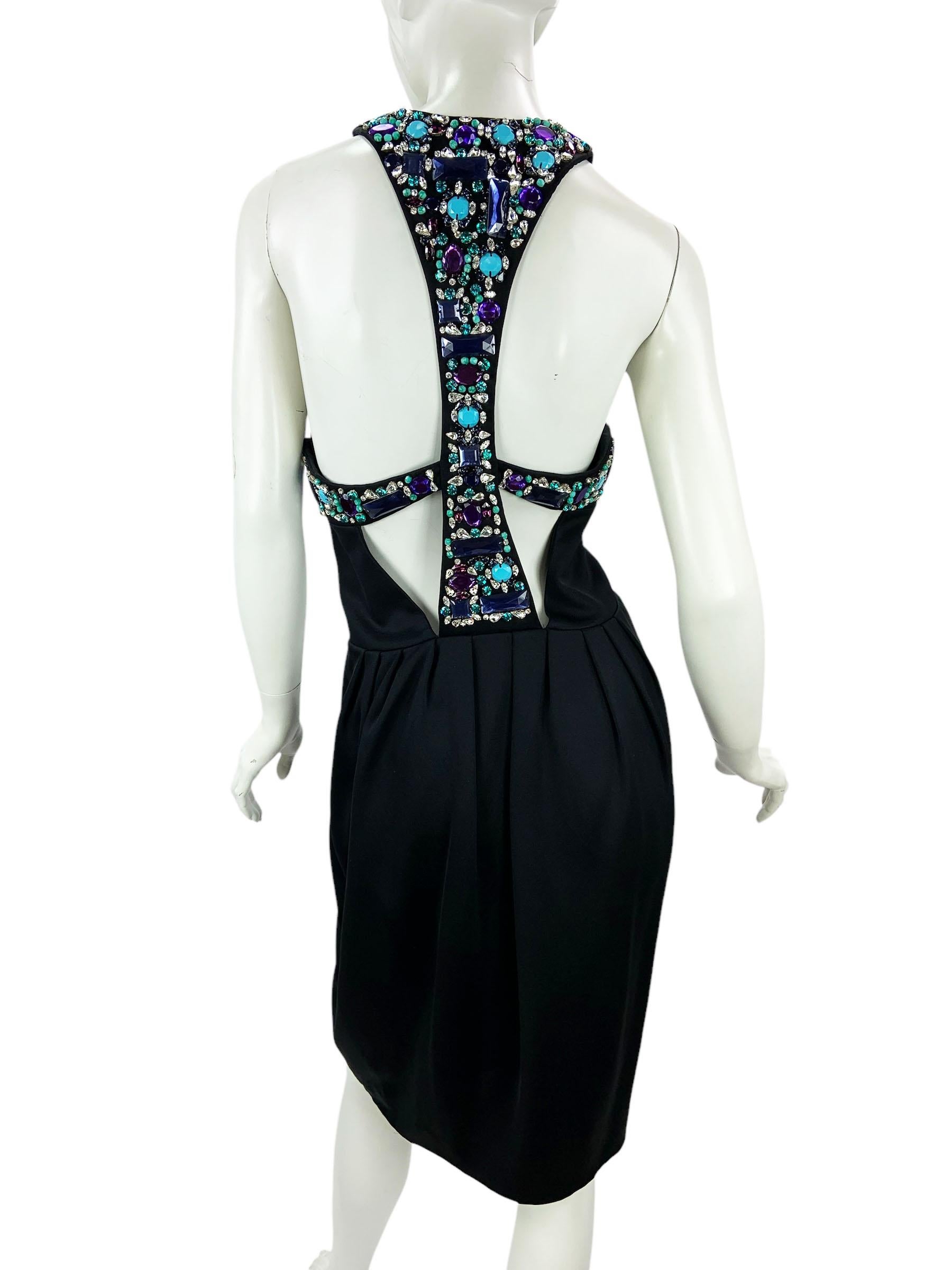 Emilio Pucci, abito da cocktail nero con Jewell e schiena aperta, vestito sexy italiano 44 US 10 In condizioni ottime in vendita a Montgomery, TX