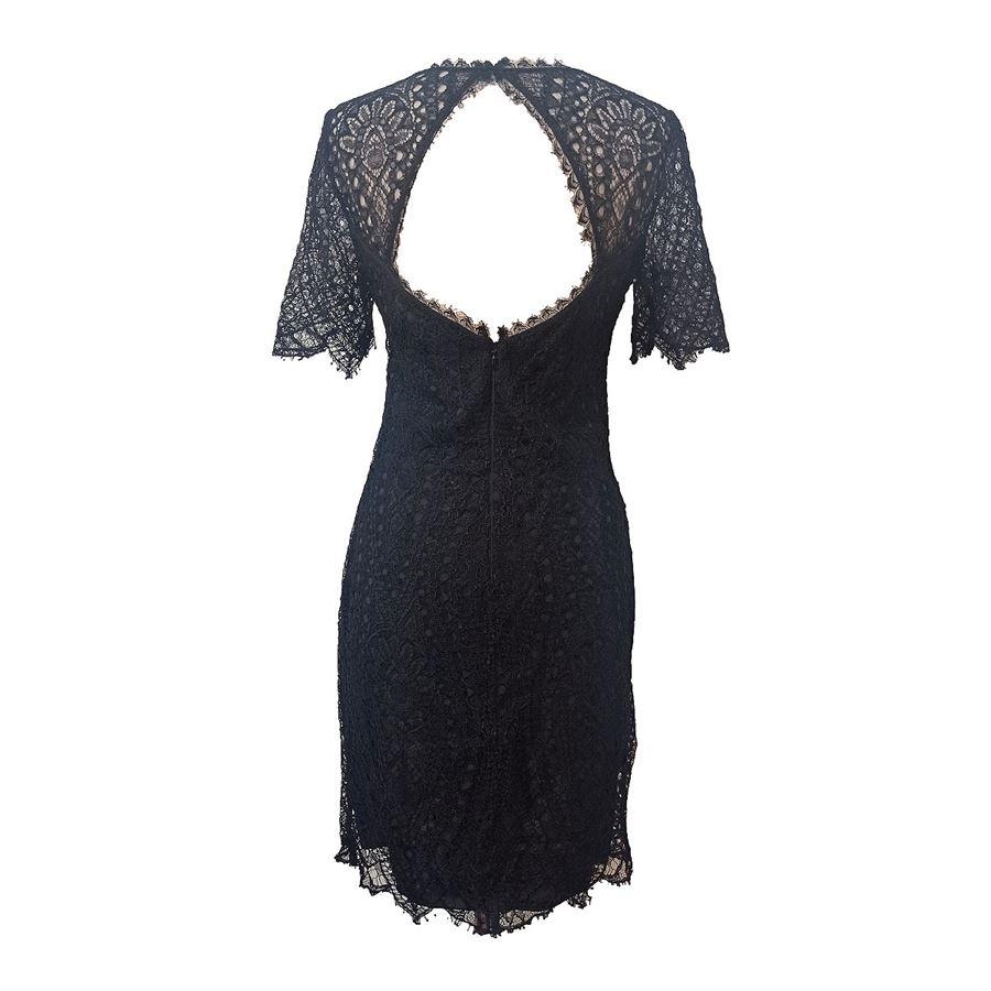 Viscose (83%) Polyamid (17%) Black color Laced Long sleeves Round opening on the front Shoulder/hem length cm 96 (37,79 inches) Shoulders cm 36 (14,17 inches)
