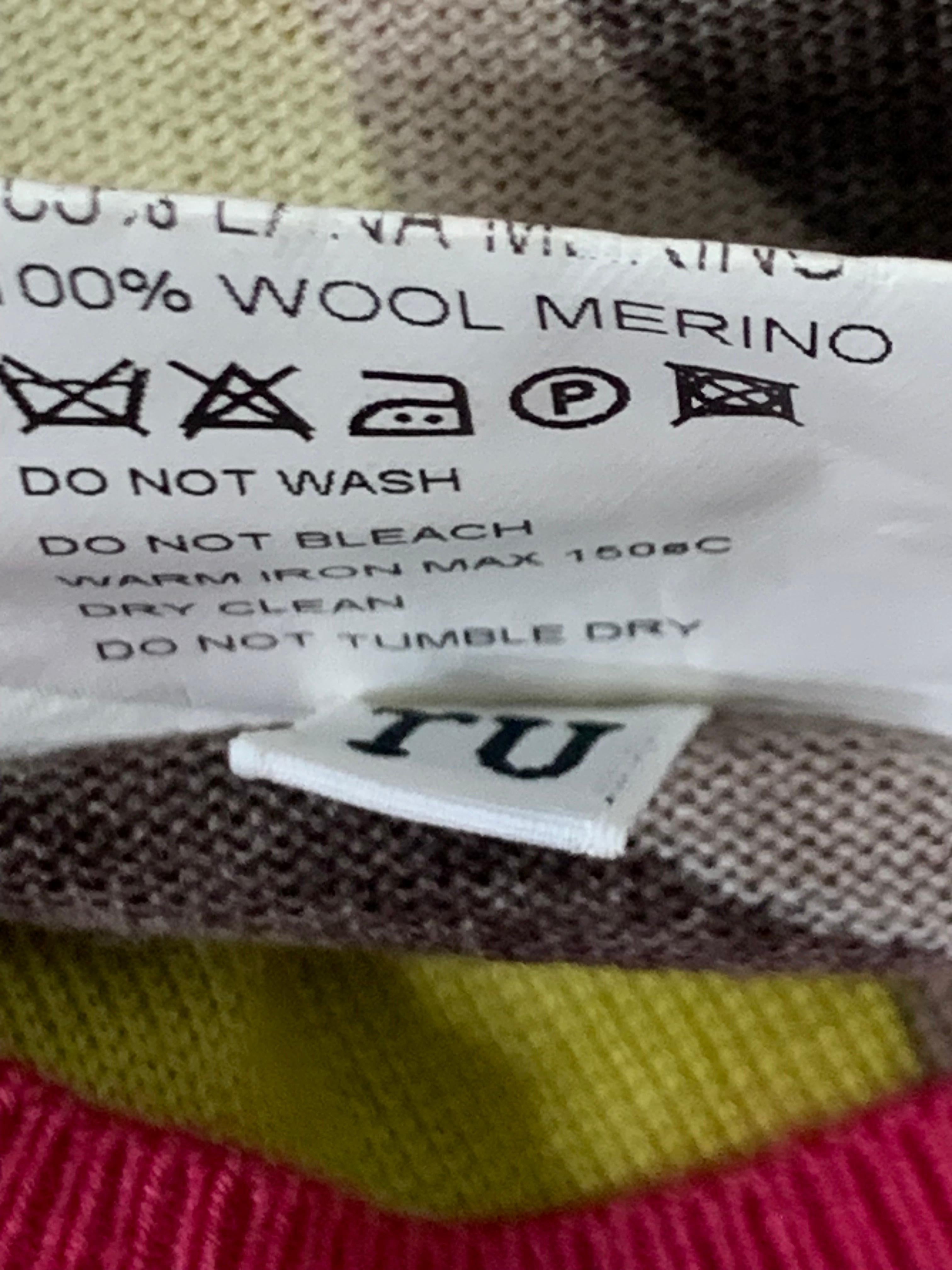 Emilio Pucci, berretto in maglia di lana merino con stampa mod e pompon in vendita 5