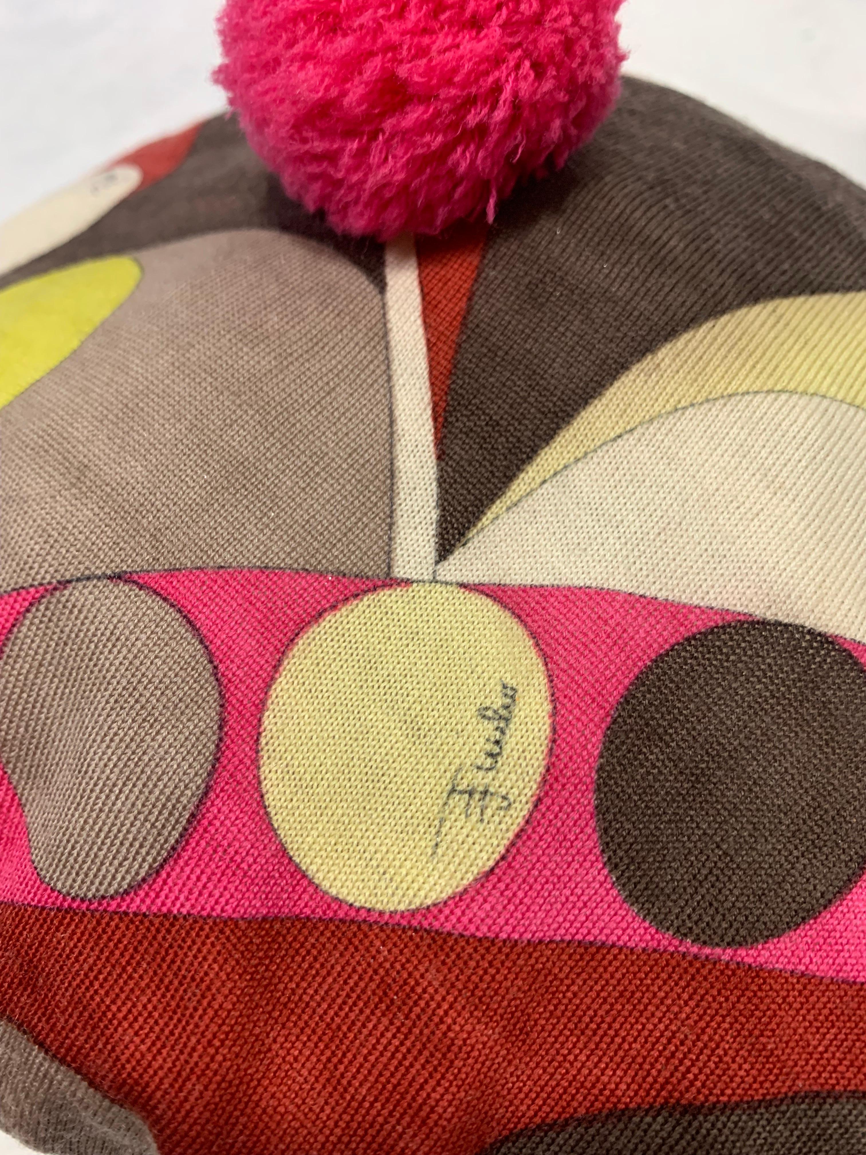 Emilio Pucci, berretto in maglia di lana merino con stampa mod e pompon in vendita 1