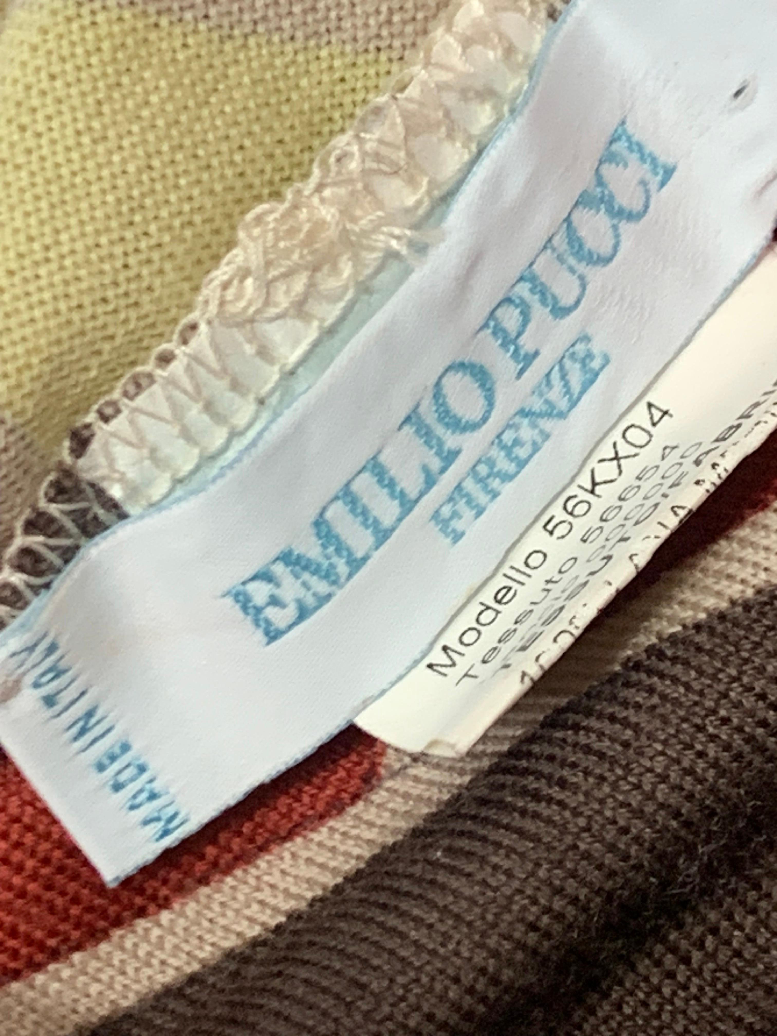 Emilio Pucci, berretto in maglia di lana merino con stampa mod e pompon in vendita 3