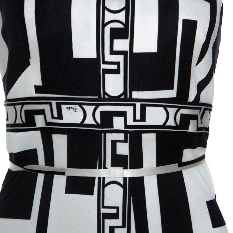 Emilio Pucci Monochrome Printed Silk Beaded Collar Dress M In Excellent Condition In Dubai, Al Qouz 2