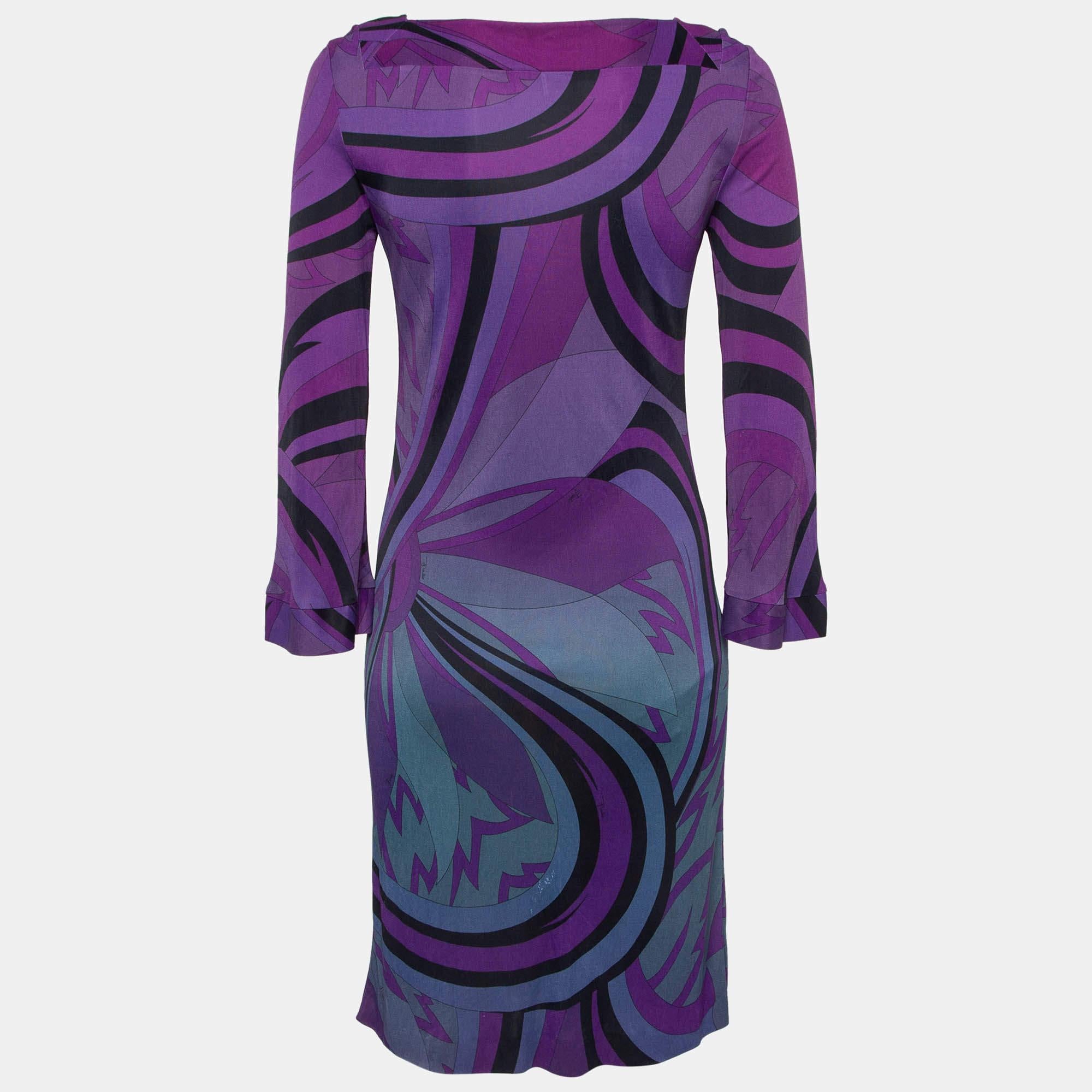 The fine artistry and the feminine silhouette of this designer dress exhibit the labels impeccable craftsmanship in tailoring. It is stitched using quality materials has a good fit and can be easily styled with chic accessories open toe sandals and