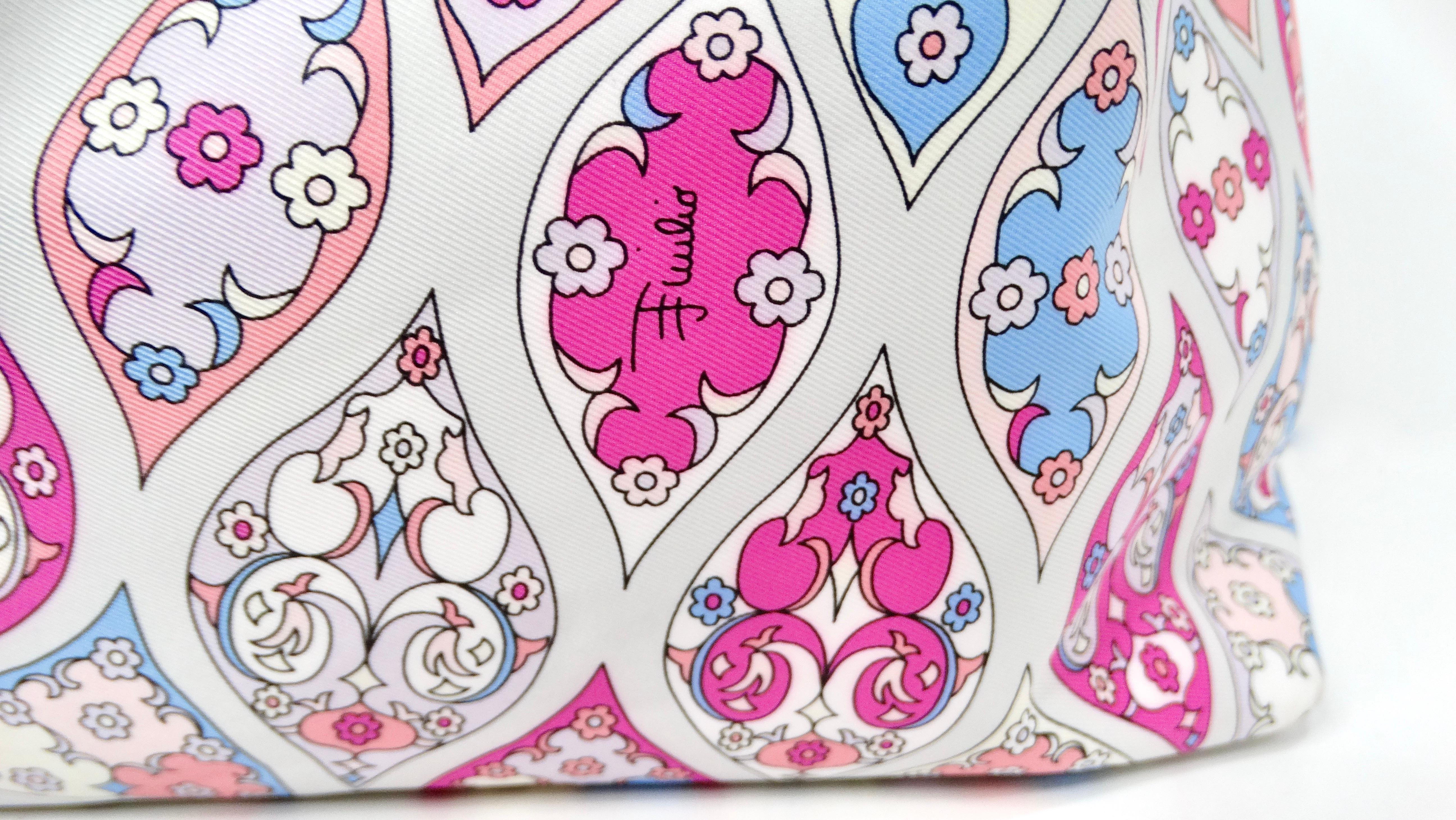 Emilio Pucci Nylon Astratto  Borsa con manico superiore con stampa floreale, circa Y2K In condizioni buone in vendita a Scottsdale, AZ