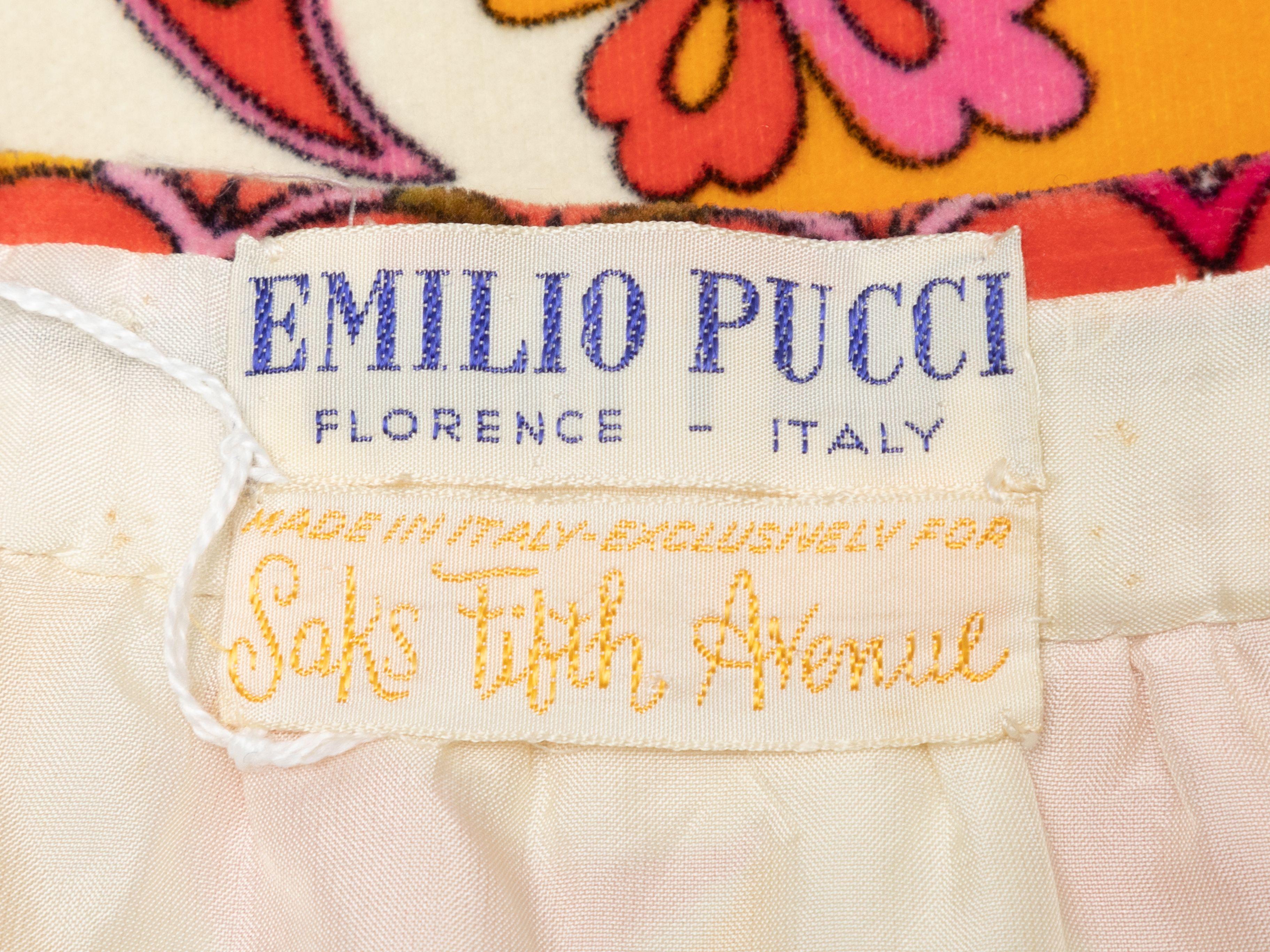 Details zum Produkt: Orangefarbener und mehrfarbiger Samtminirock mit Blumendruck von Emilio Pucci. Um 1960er. Seitlicher Verschluss. 26