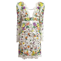 Emilio Pucci Peter Dundas, collection printemps 2015, look n° 1 : robe à fleurs en dentelle guipure