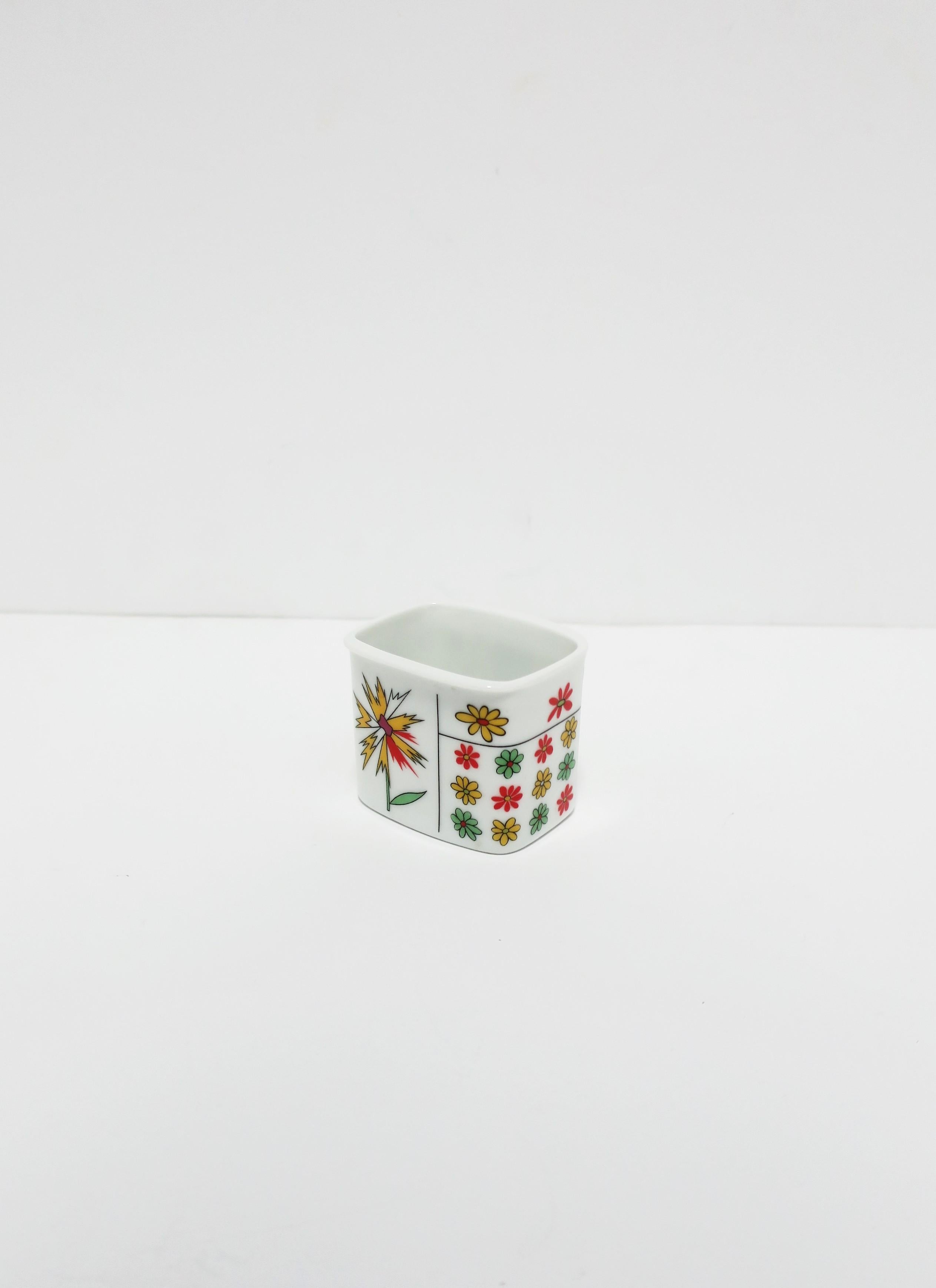 Moderne Récipient en porcelaine Emilio Pucci & Hans Theo Baumann pour Rosenthal Studio-Line en vente