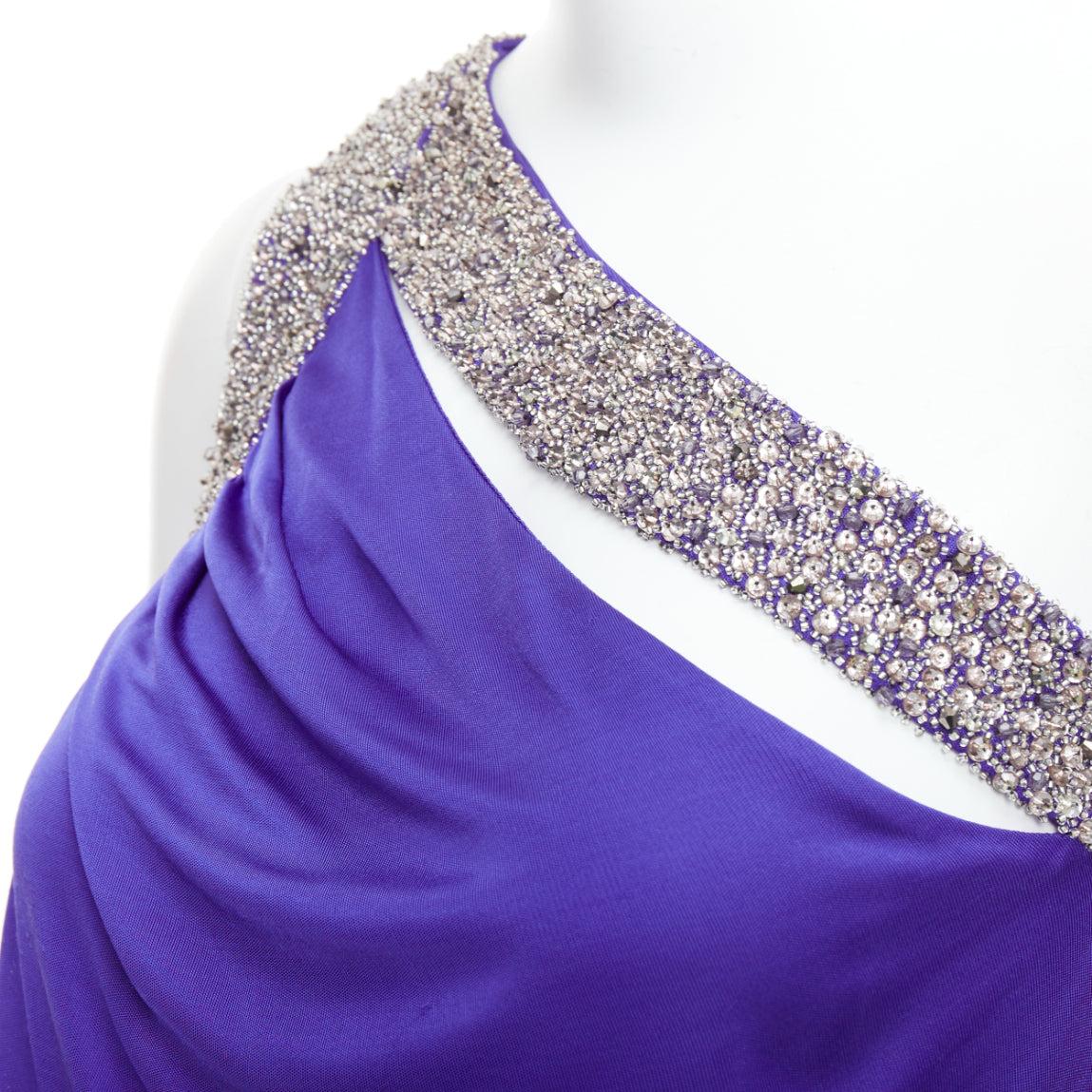Emilio PUCCI robe à bretelles à col perlé violet argenté IT38 XS
Référence : WECN/A00044
Marque : Emilio Pucci
Matériau : Viscose
Couleur : violet, argent
Motif : Solide
Fermeture : Slip On
Fabriqué en : Italie

CONDITION :
Condition : Bon, cet