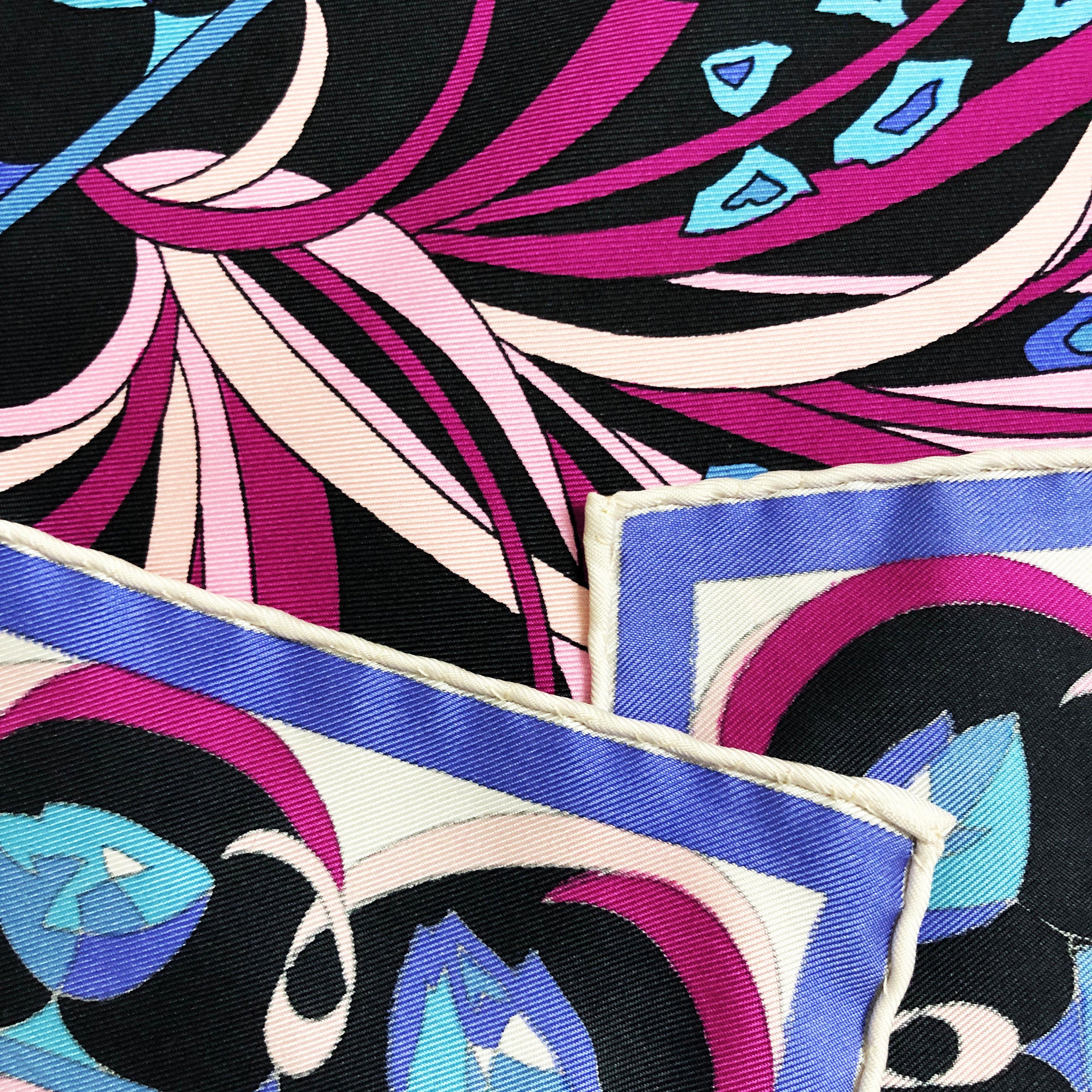 Emilio Pucci Scarf Shawl 34in Silk Blue Abstract Floral Print Vintage 70s  For Sale 3