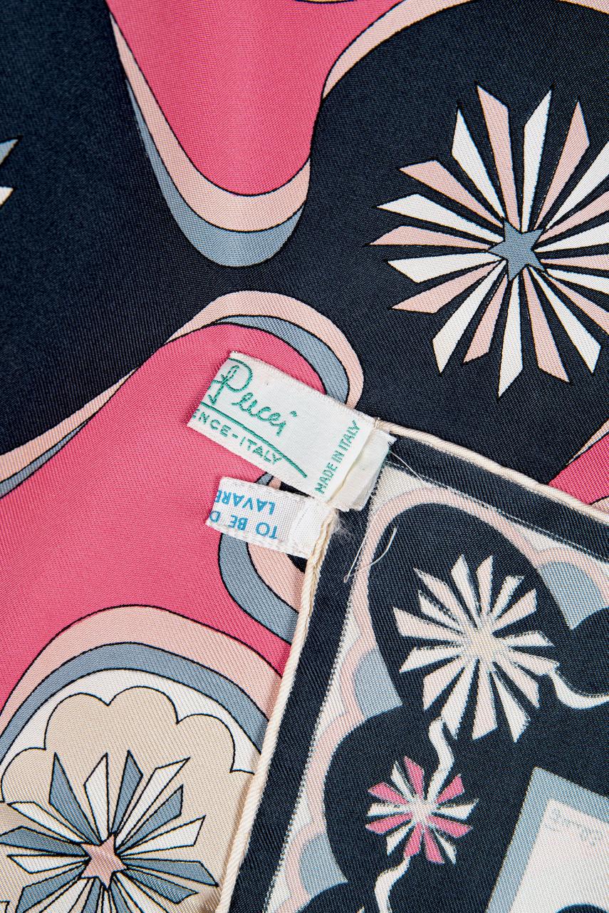 EMILIO PUCCI Signature Floral Print Pink & Schwarzer Seidenköperschal:: frühe 1970er Jahre 3