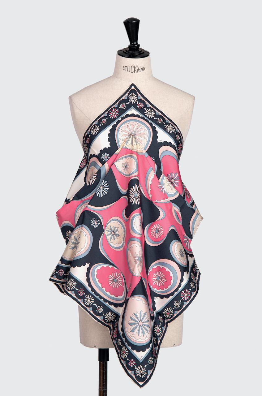 EMILIO PUCCI Signature Floral Print Pink & Schwarzer Seidenköperschal:: frühe 1970er Jahre 4