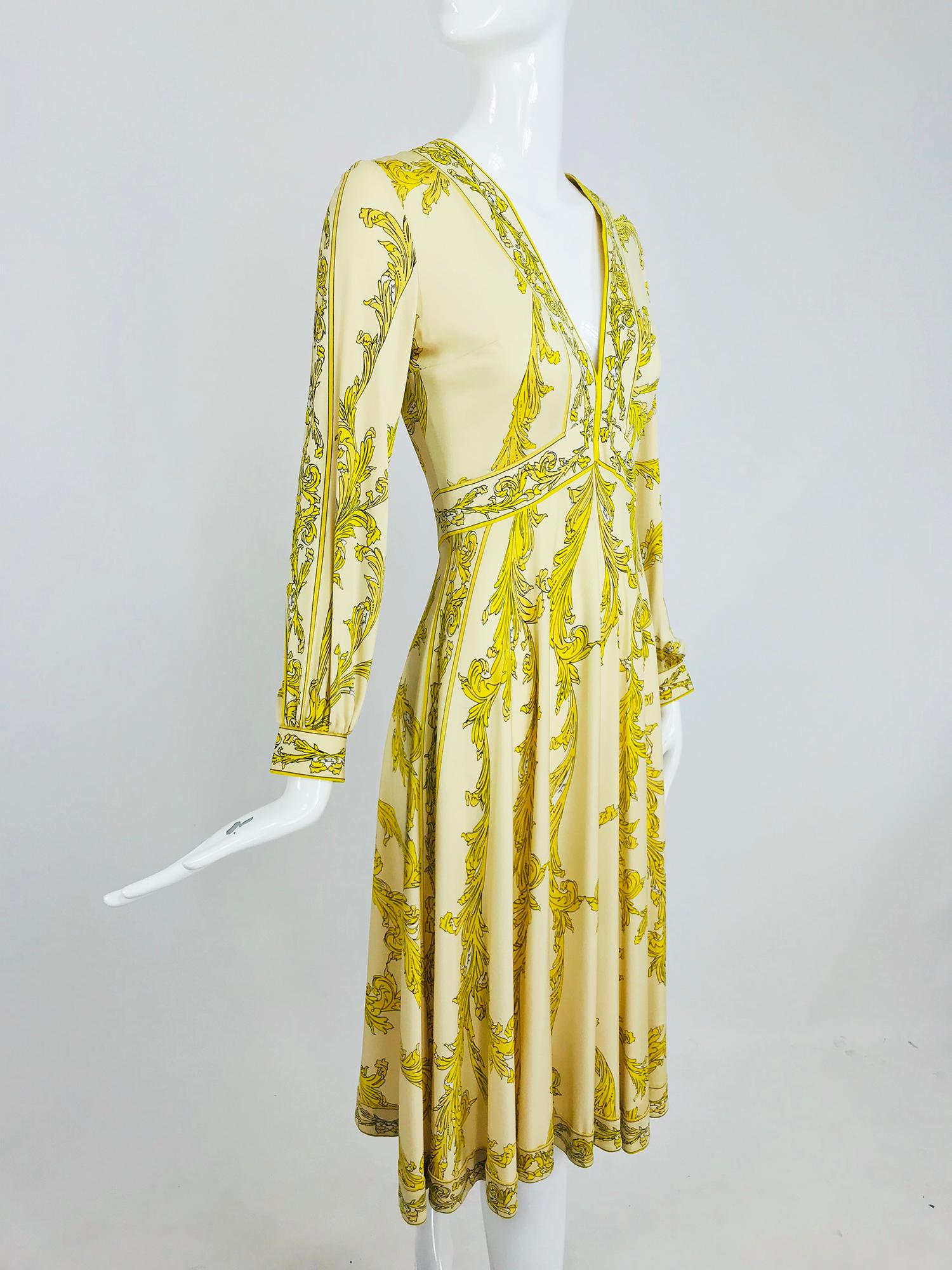 Emilio Pucci Silk jersey Print V Neck Dress 1970s In Excellent Condition In West Palm Beach, FL