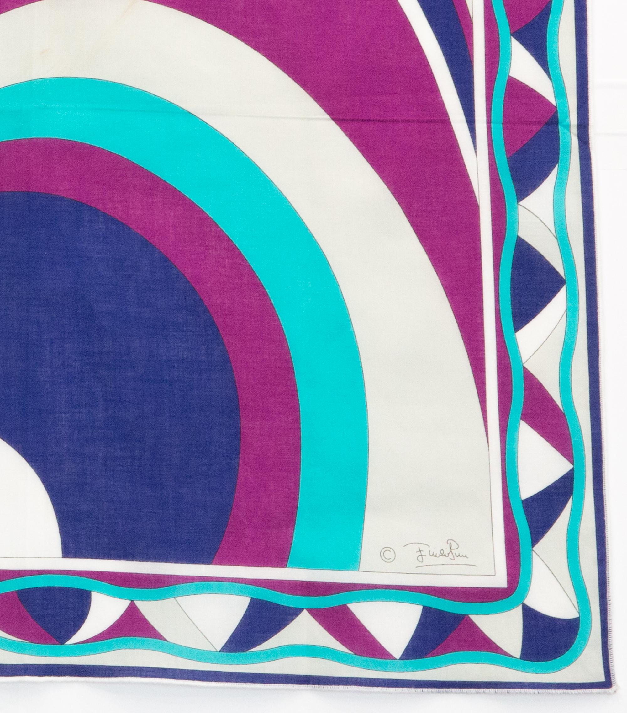 Pañuelo de seda Emilio Pucci en venta 1