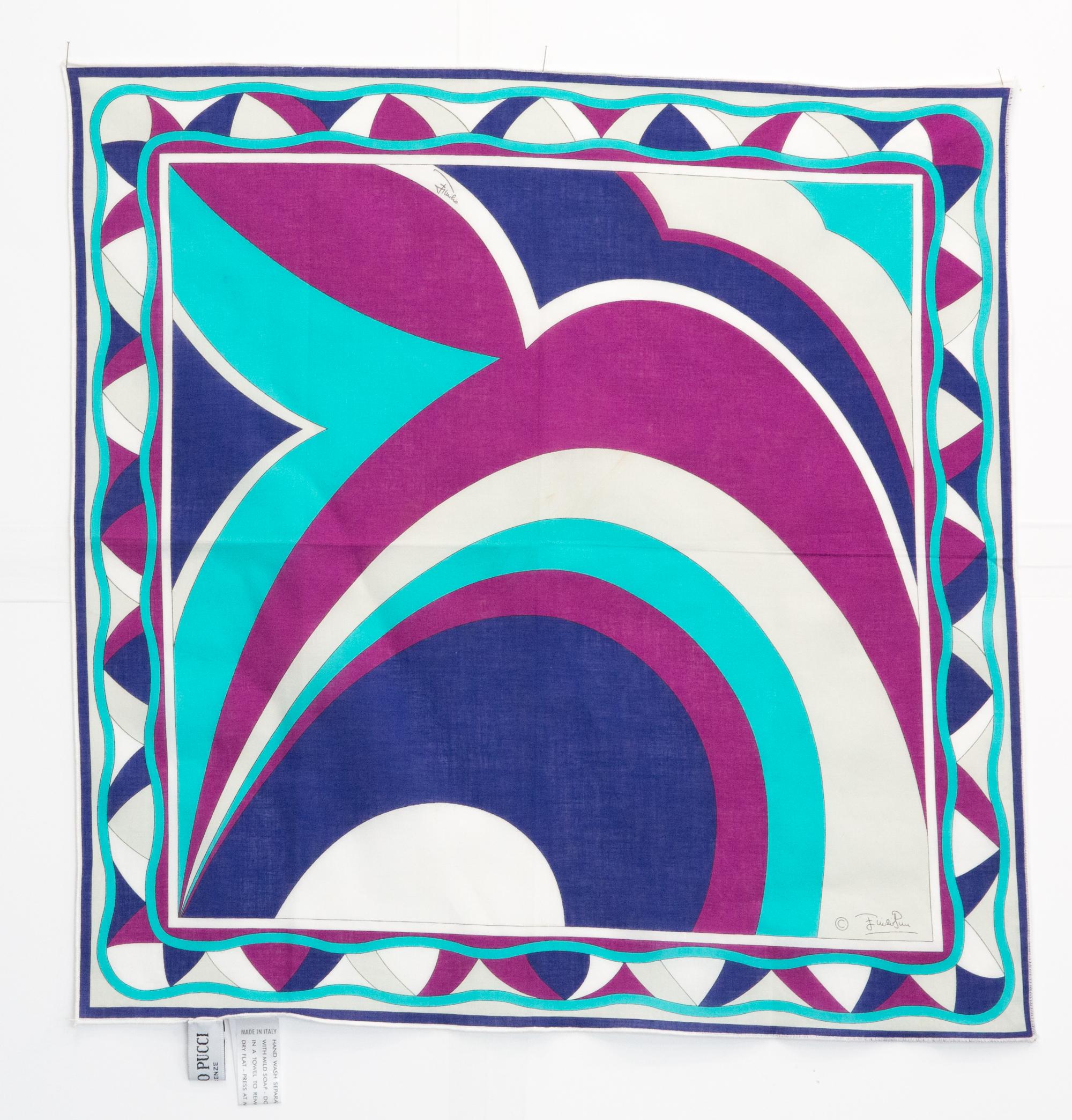 Pañuelo de seda Emilio Pucci en venta 2
