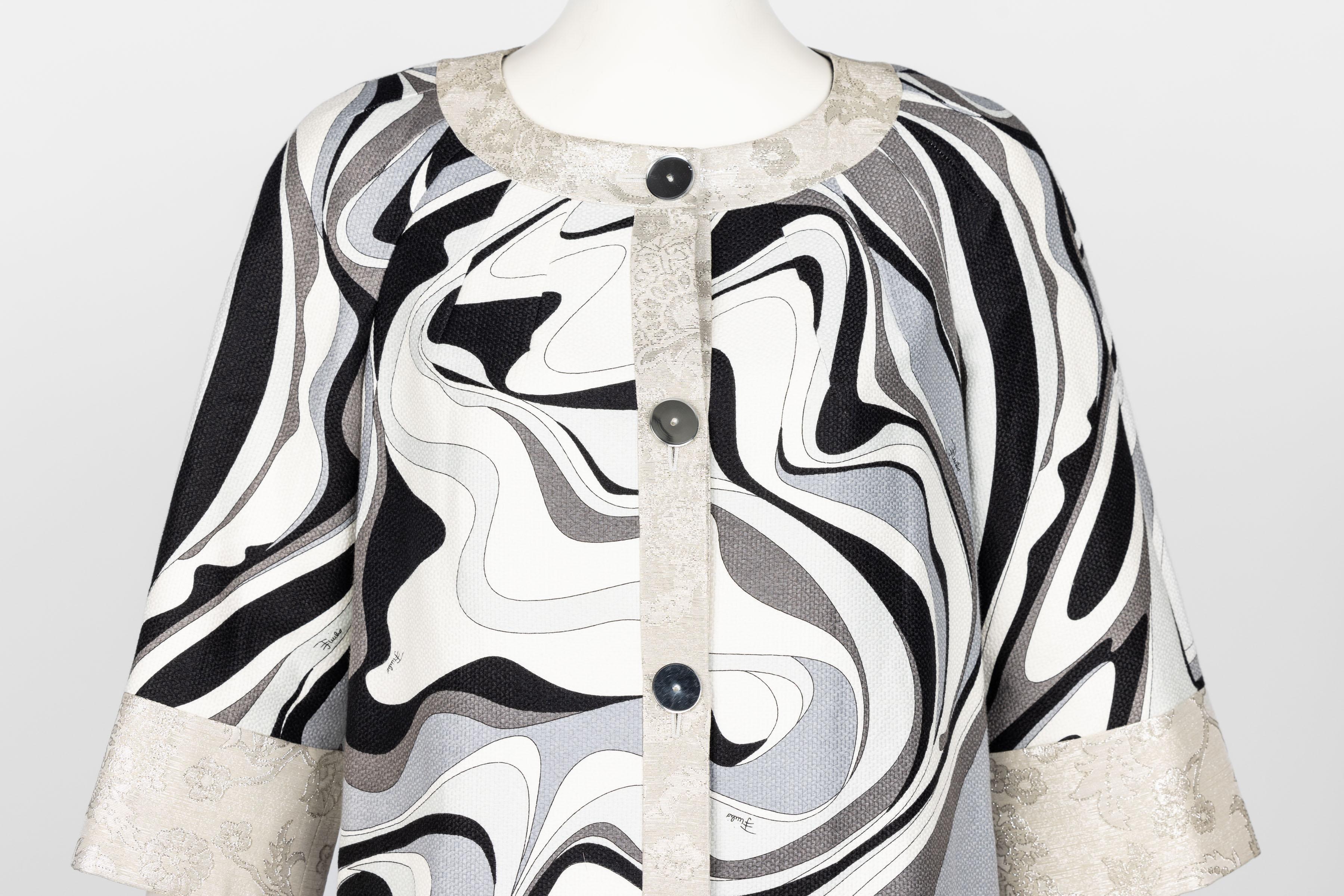 Emilio Pucci Silver Black Print Spring 2007 Runway Evening Coat For Sale 3