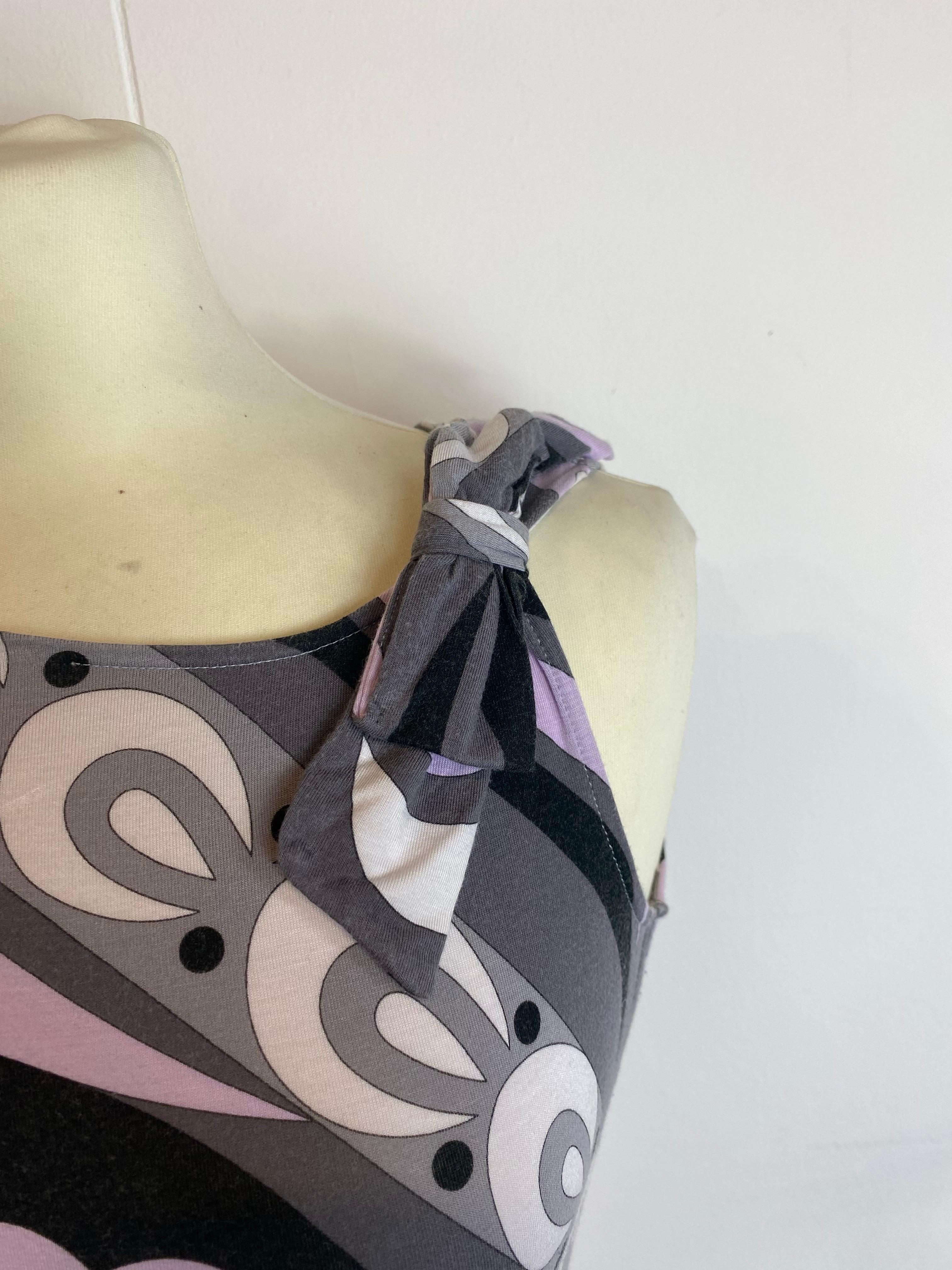 Emilio Pucci Oberteil in Grau- und Rosatönen. für Damen oder Herren