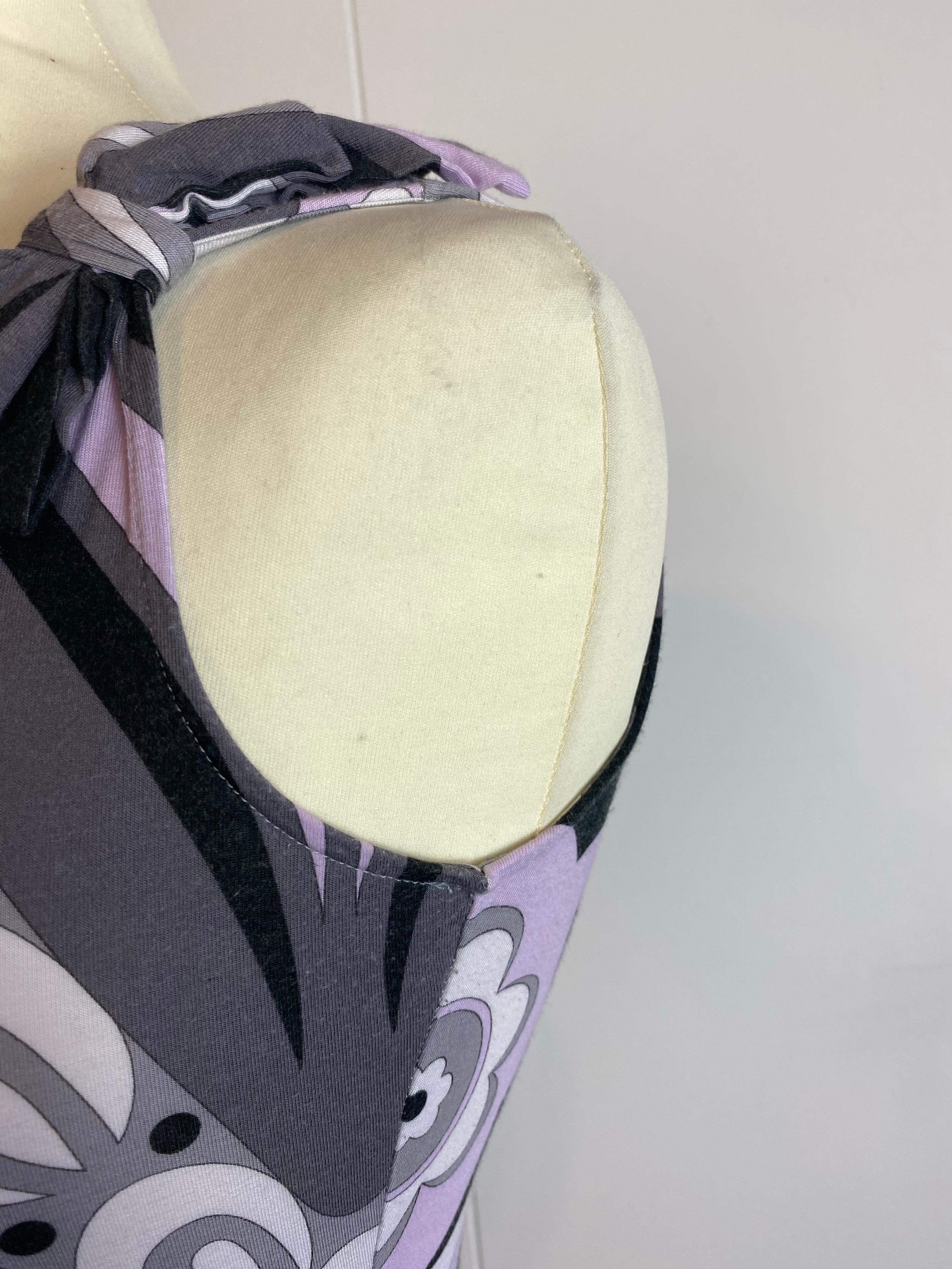 Emilio Pucci Oberteil in Grau- und Rosatönen. 4