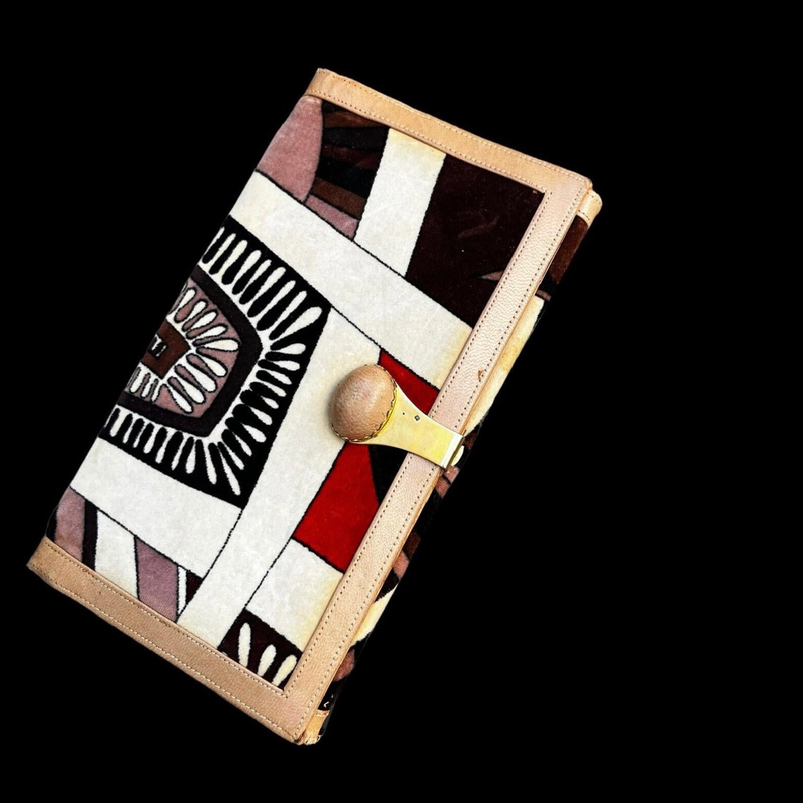 Emilio Pucci Geldbörse aus Samt und Leder im Zustand „Gut“ im Angebot in Brooklyn, NY