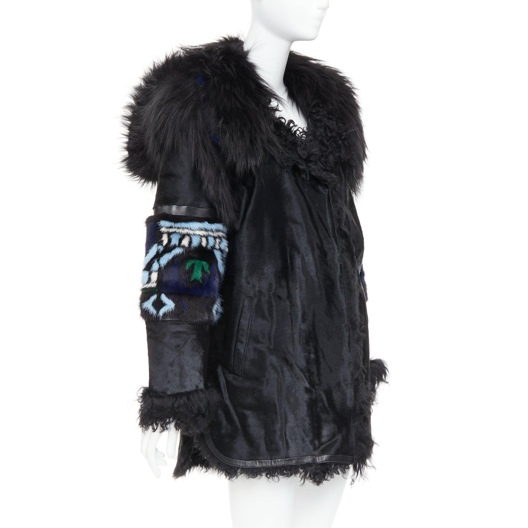 EMILIO PUCCI Manteau vintage à détails ethniques en cuir de veau noir et fourrure de raton laveur mélangée à du shearling IT40 S
Référence : VACN/A00121
Marque : Emilio Pucci
MATERIAL : Fourrure, poils de veau
Couleur : noir, bleu
Motif :