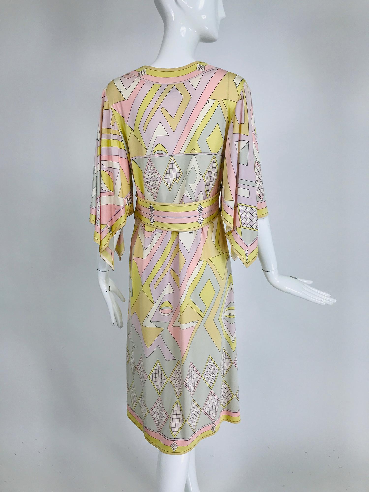 Emilio Pucci Vintage Silk V Neck Kimono Sleeve Day Dress  In Good Condition In West Palm Beach, FL