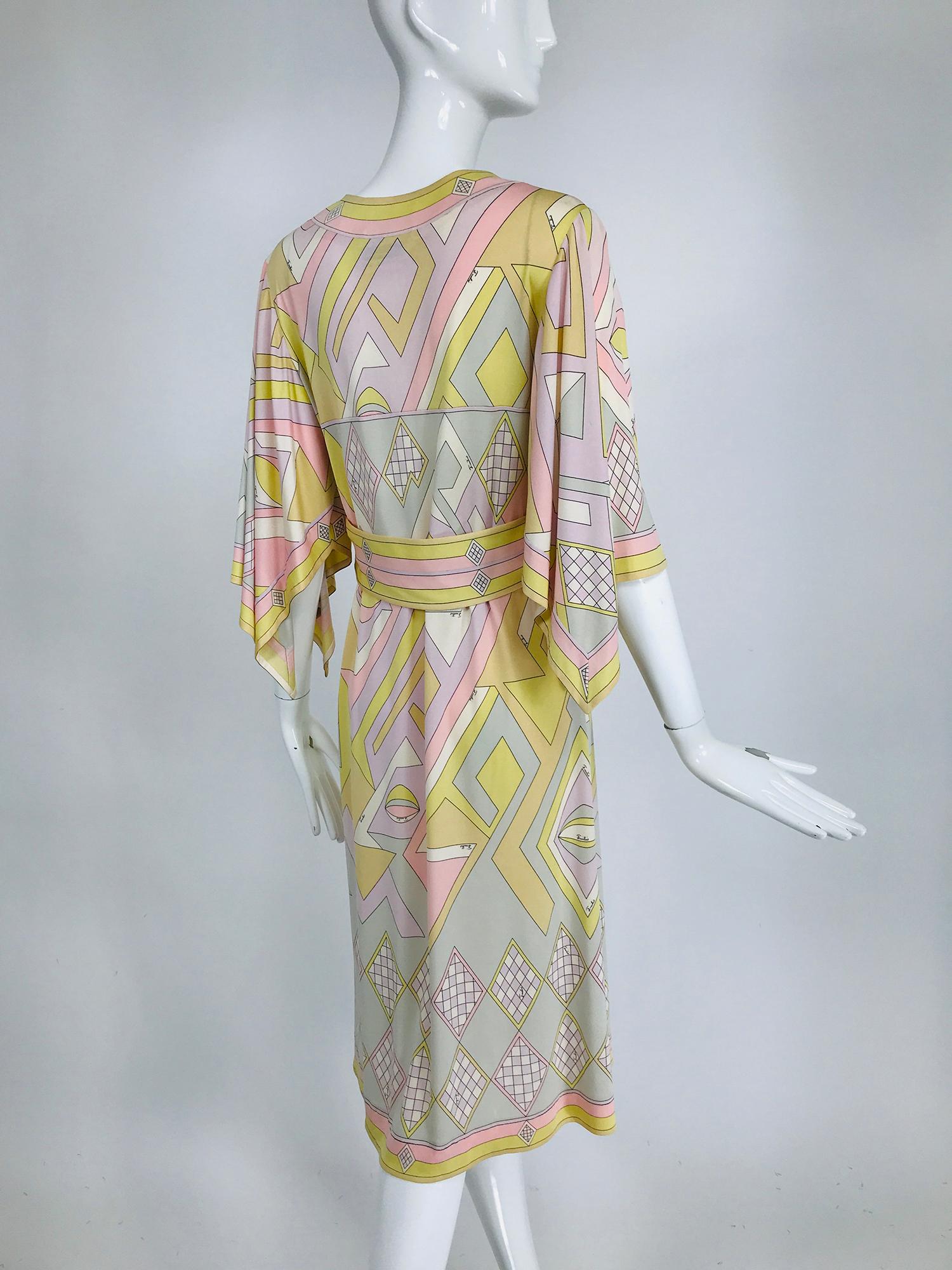 Women's Emilio Pucci Vintage Silk V Neck Kimono Sleeve Day Dress 