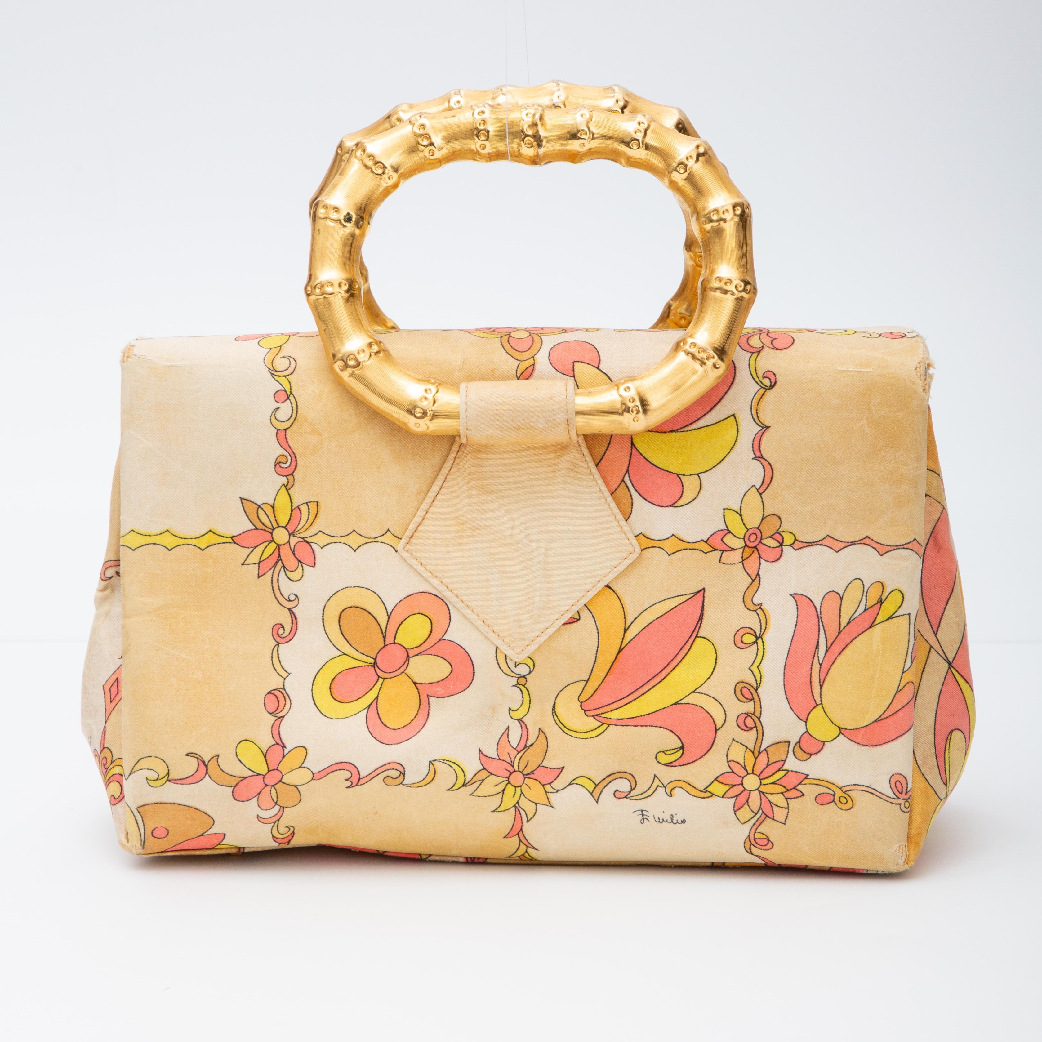COLOR: Yellow
MATERIAL: Cloth
MEASURES: H 6” x L 10” x D 3.1”
DROP: 3”
CONDITION: Fair - discoloration, indentations to fabric, scratches signs of age throughout.

Made in Italy