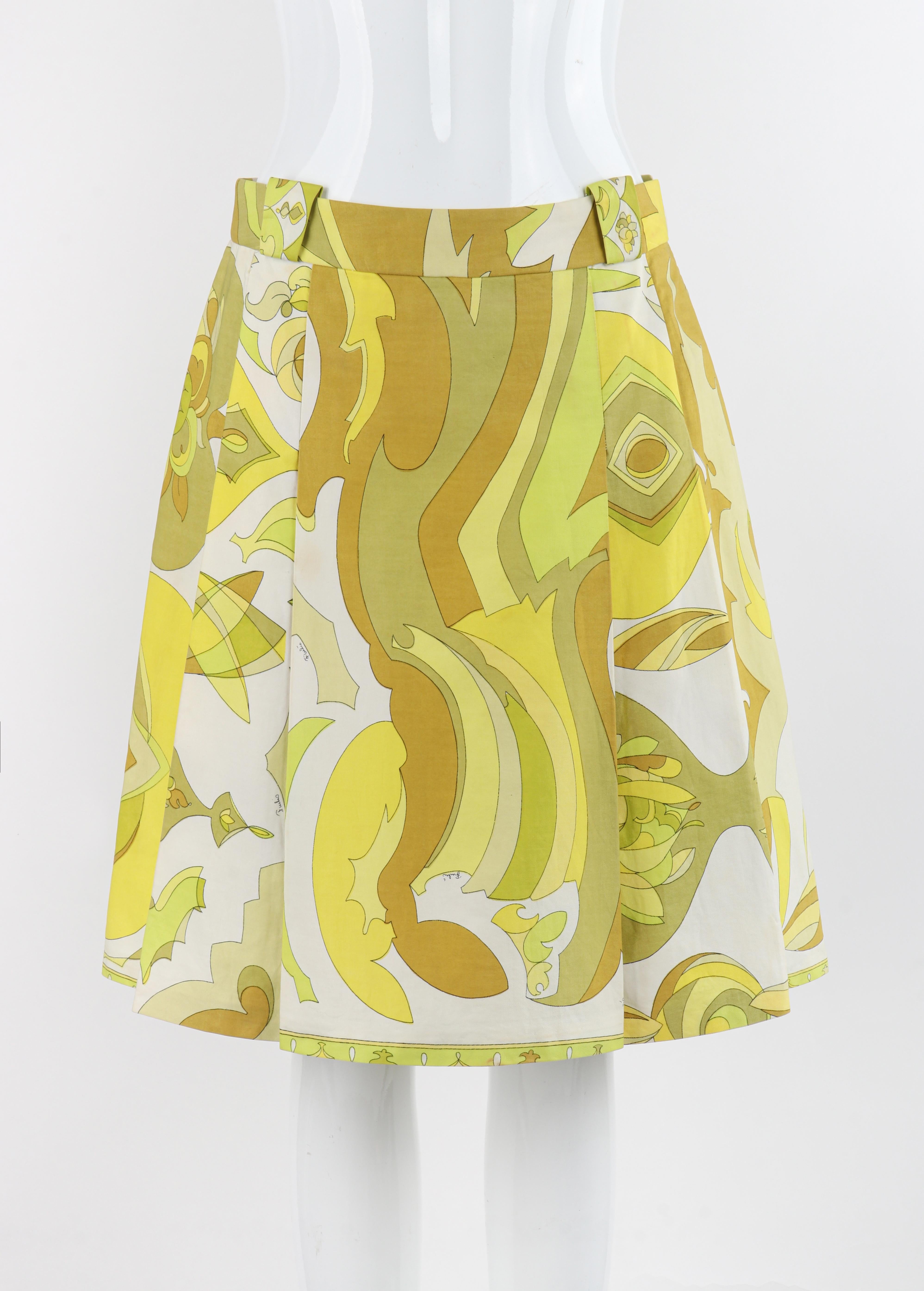 Emilio Pucci Vtg 1960's Multicolor Signature Op Art Print Gonna a pieghe A-Line

Circa: anni '60
Etichetta/e: Emilio Pucci / In esclusiva per For Saks Fifth Avenue
Stile: Mini gonna
Colori: sfumature di chartreuse, verde, giallo, bianco e