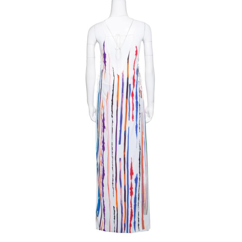 Feel and look elegant in this dress by Emilio Pucci. Designed with pleats and stripes of colours, the dress also brings tie details on the side and at the back. A pair of flat sandals will look perfect with this creation.

Includes: Packaging
