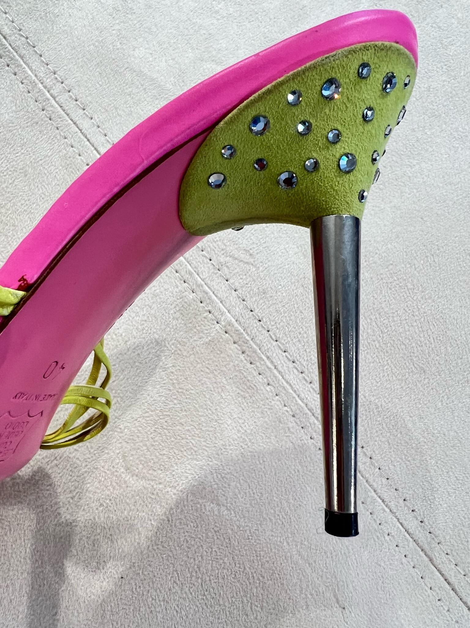 Emilio Pucci Women´s Hot Pink Leather Sandals  Size 40 With Silver Rhinestones. 