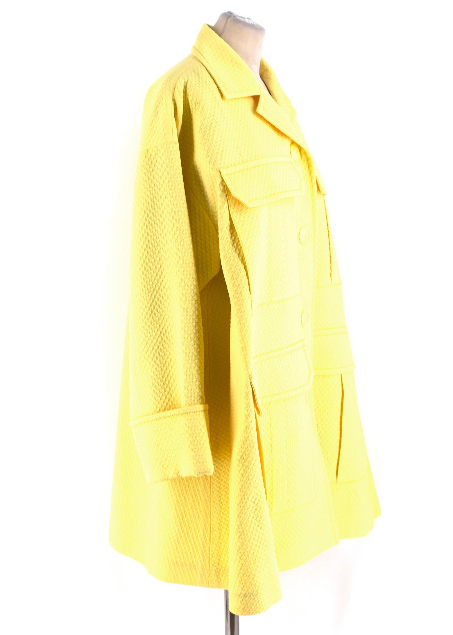 Emilio Pucci yellow matelasse oversized coat Size M In Excellent Condition In London, GB