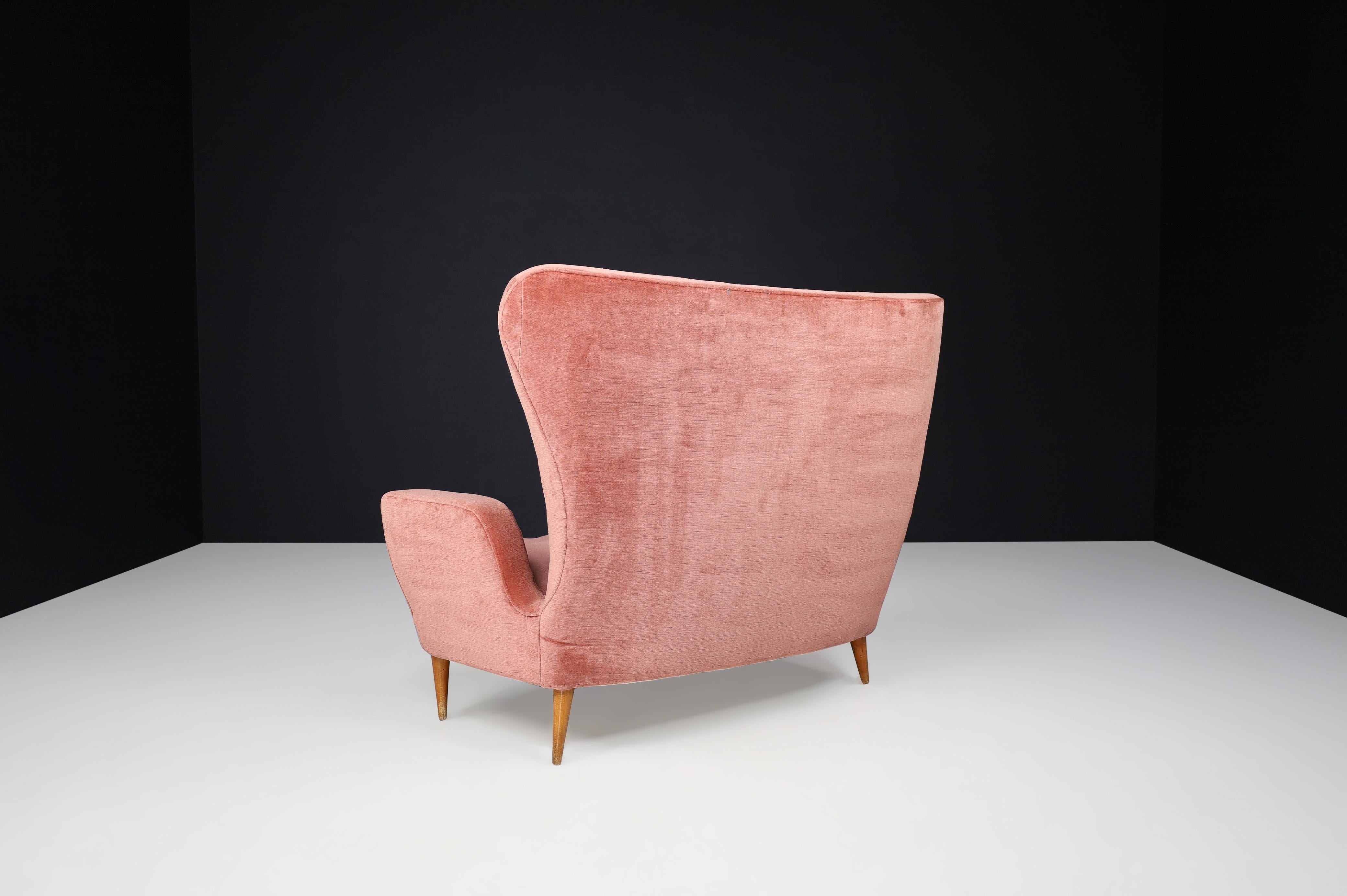 Velvet Emilio Sala and Giorgio Madini, Sofa with Tapered Wooden Legs Italy, in the 1950 For Sale