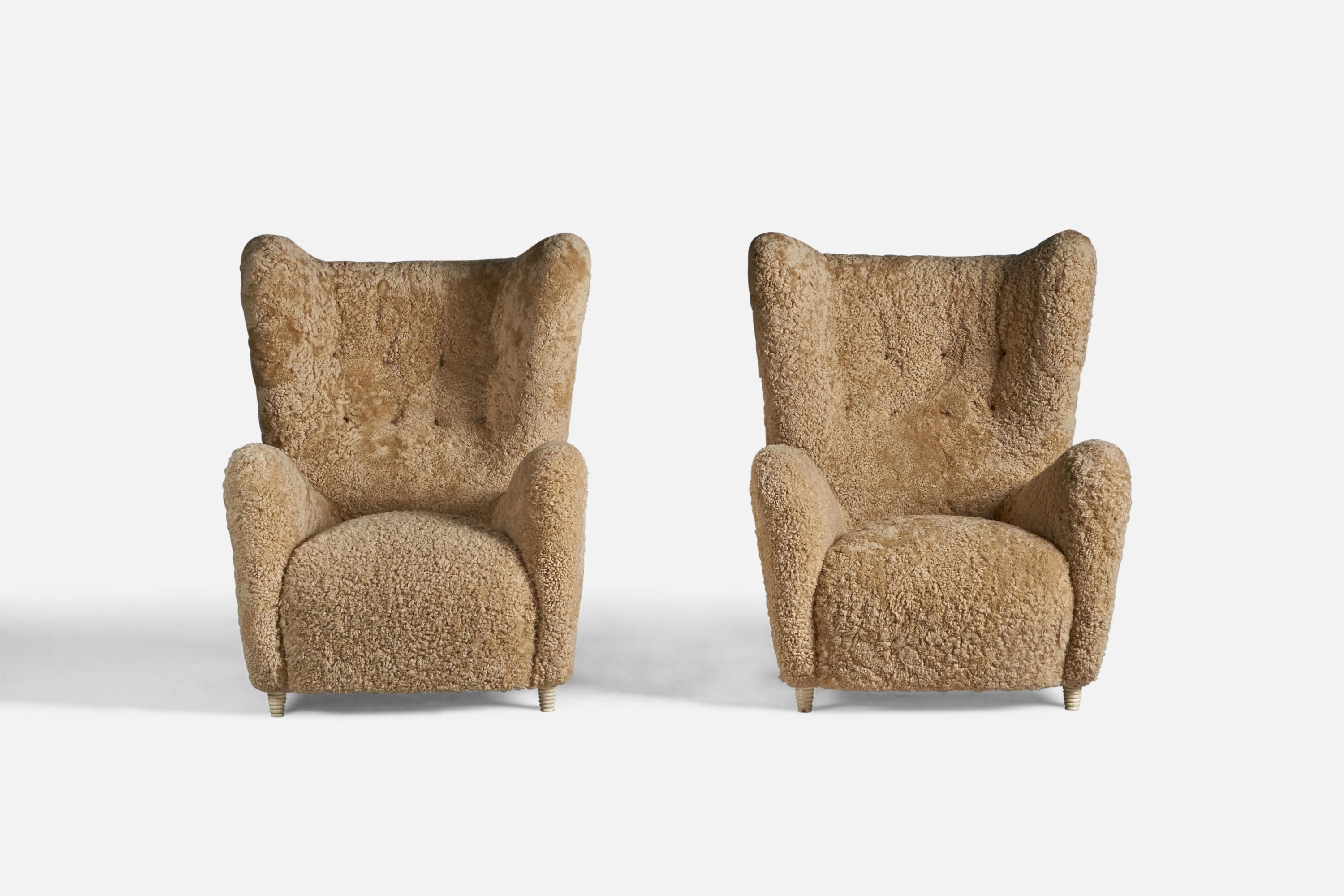 Organic Modern Emilio Sarrachi, Sizeable Lounge Chairs, Shearling, Wood, Italy, 1940s For Sale
