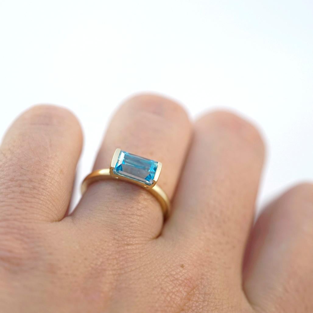 Emily Kuvin Blue Topaz and 14 Karat Yellow Gold Ring In New Condition For Sale In New York, NY