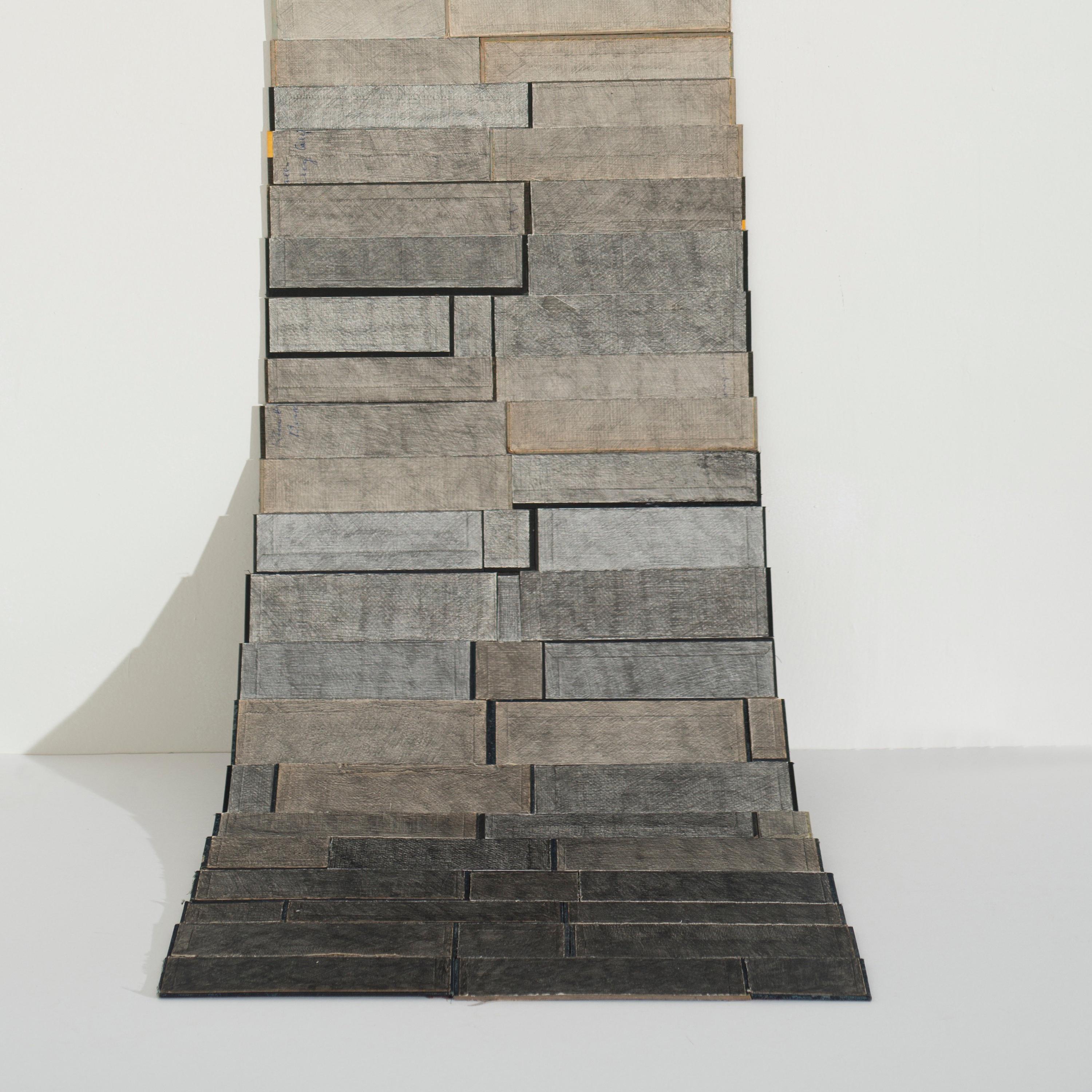 Linceul de la lumière à l'obscurité - Contemporain Mixed Media Art par Emily Payne