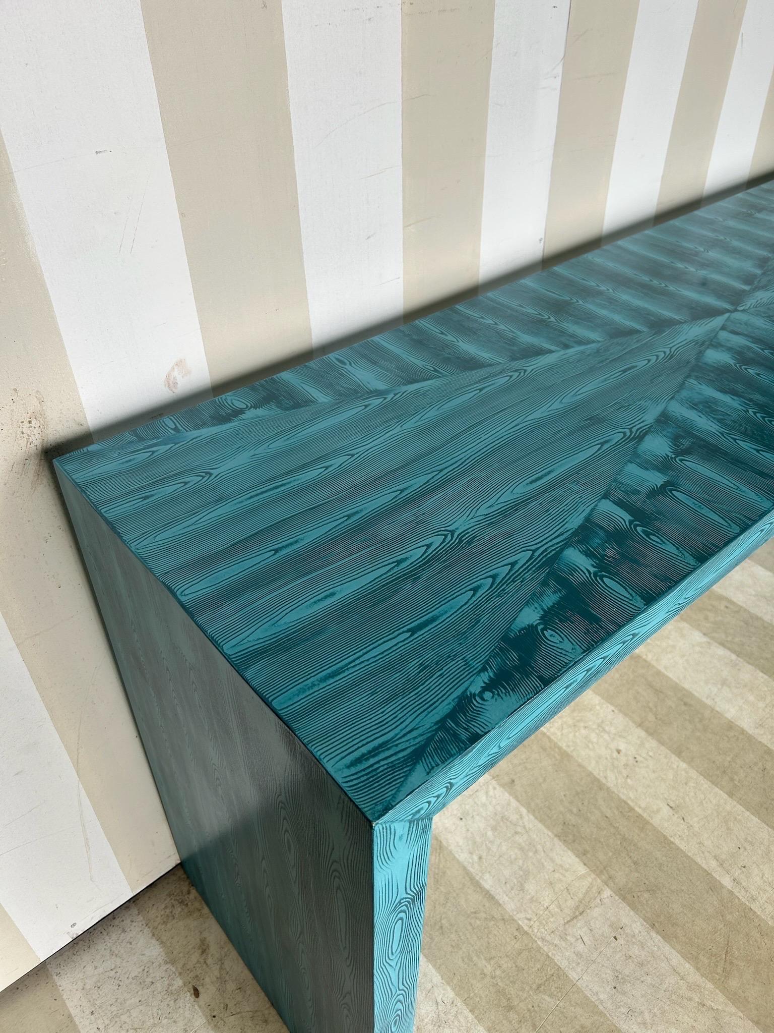 Tavolo da console a cascata Emily di Fabulous Things in Faux Boi blu assoluto in vendita 1