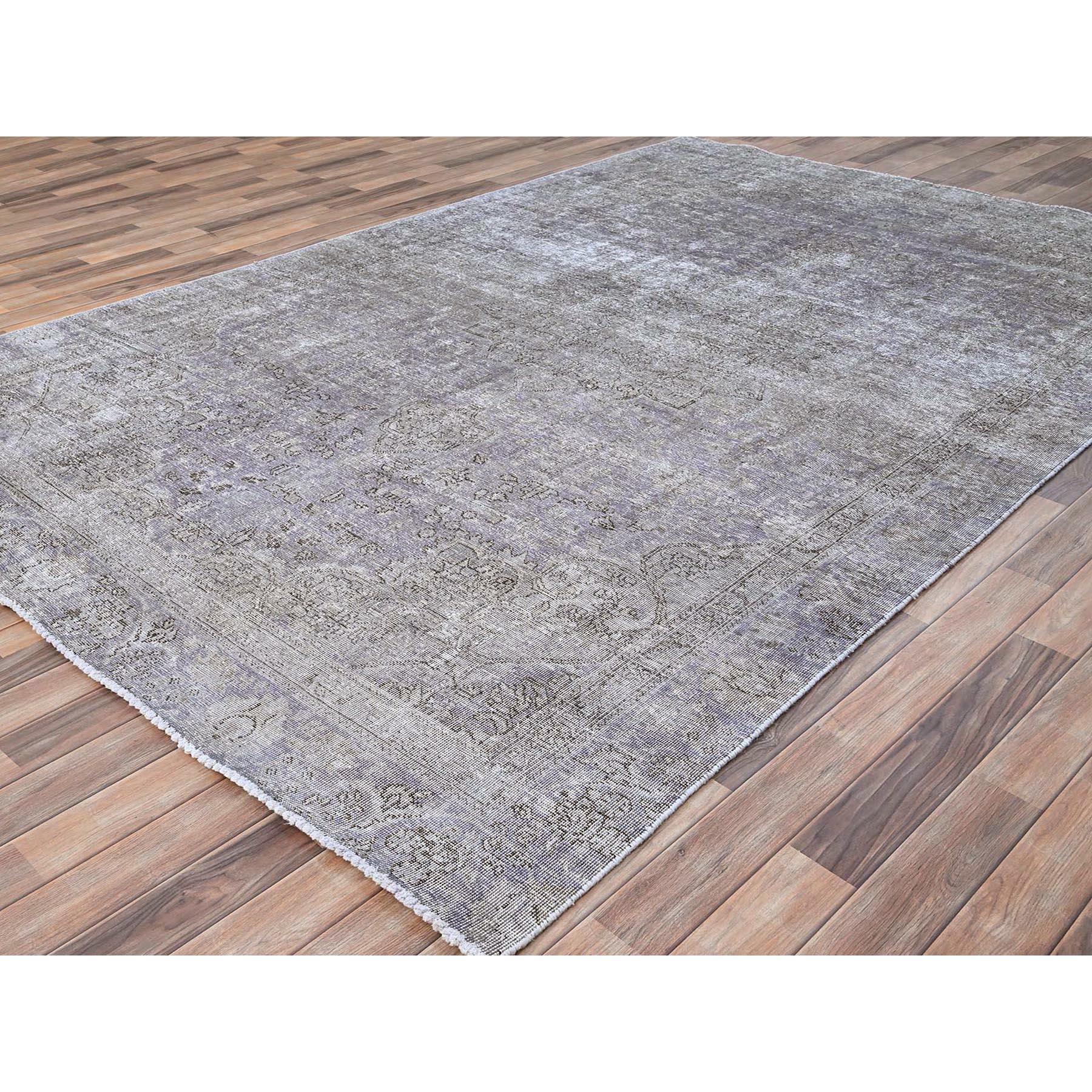 Eminence Purple Rustic Feel Wool Hand Knotted Old Persian Tabriz Worn Down Rug (Handgeknüpft) im Angebot