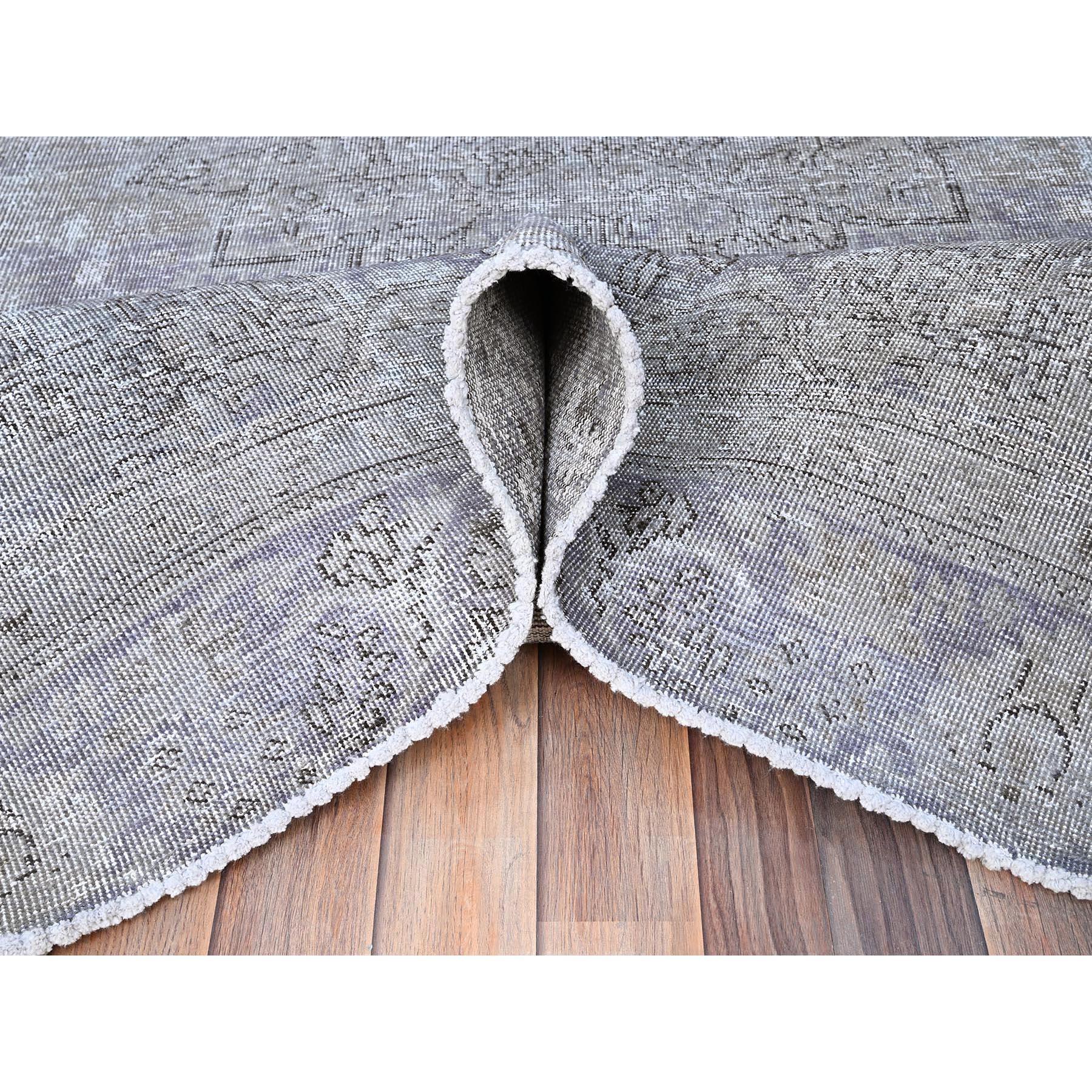 Eminence Purple Rustic Feel Wool Hand Knotted Old Persian Tabriz Worn Down Rug (Mitte des 20. Jahrhunderts) im Angebot