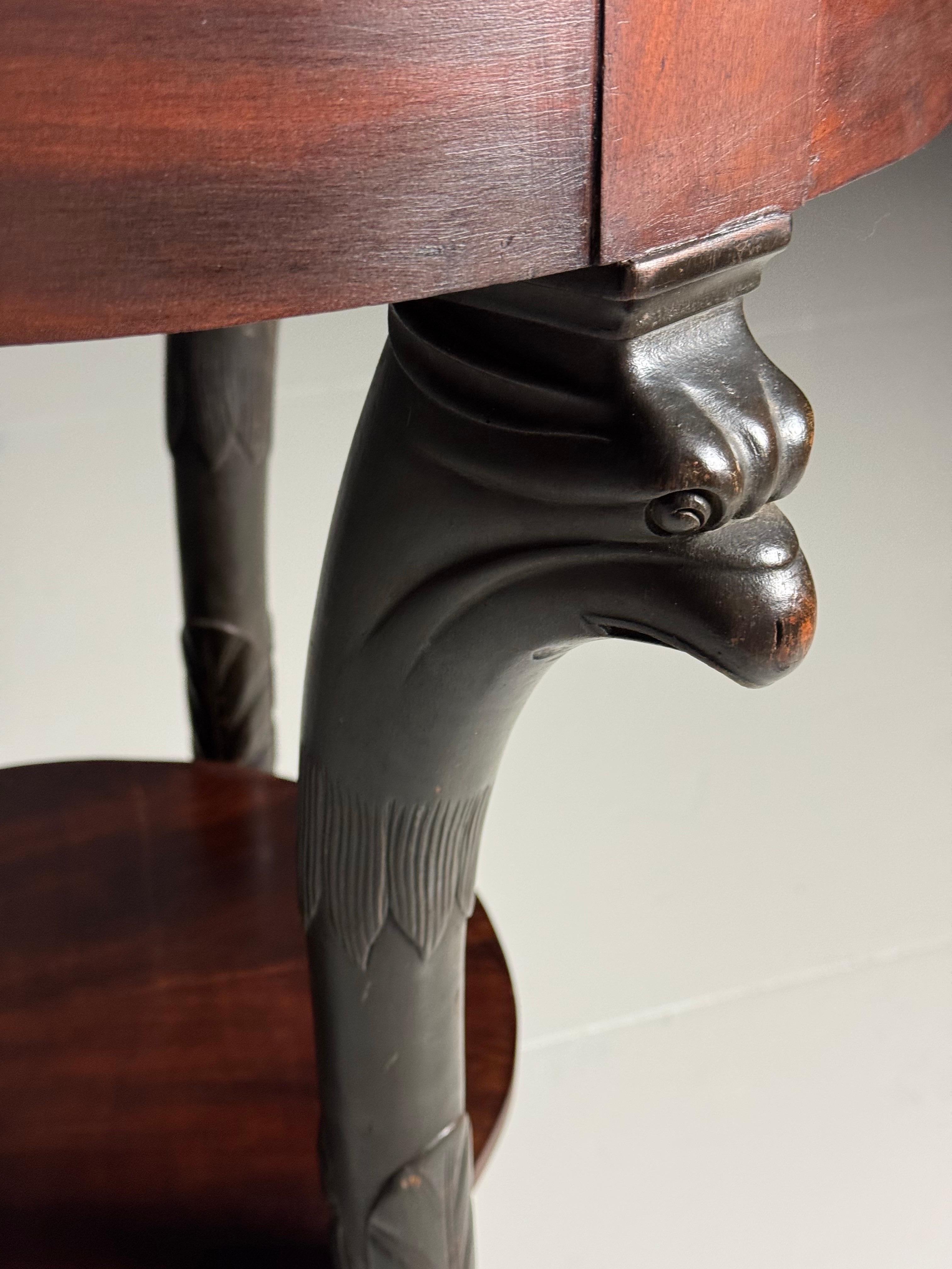 Table tripode Emire avec têtes Griffin en vente 5