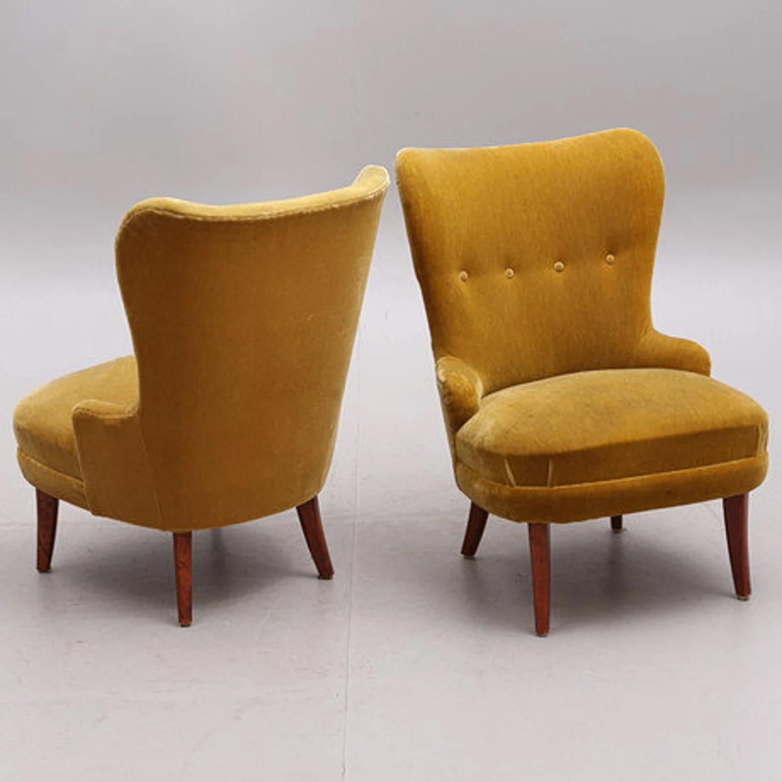 Emma Armchairs, Mohair Gold Velvet 1900s In Good Condition In Hudson, NY