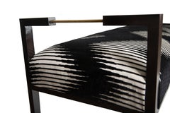 Emma Bench, COM