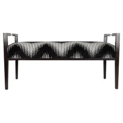 Emma Bench, COM