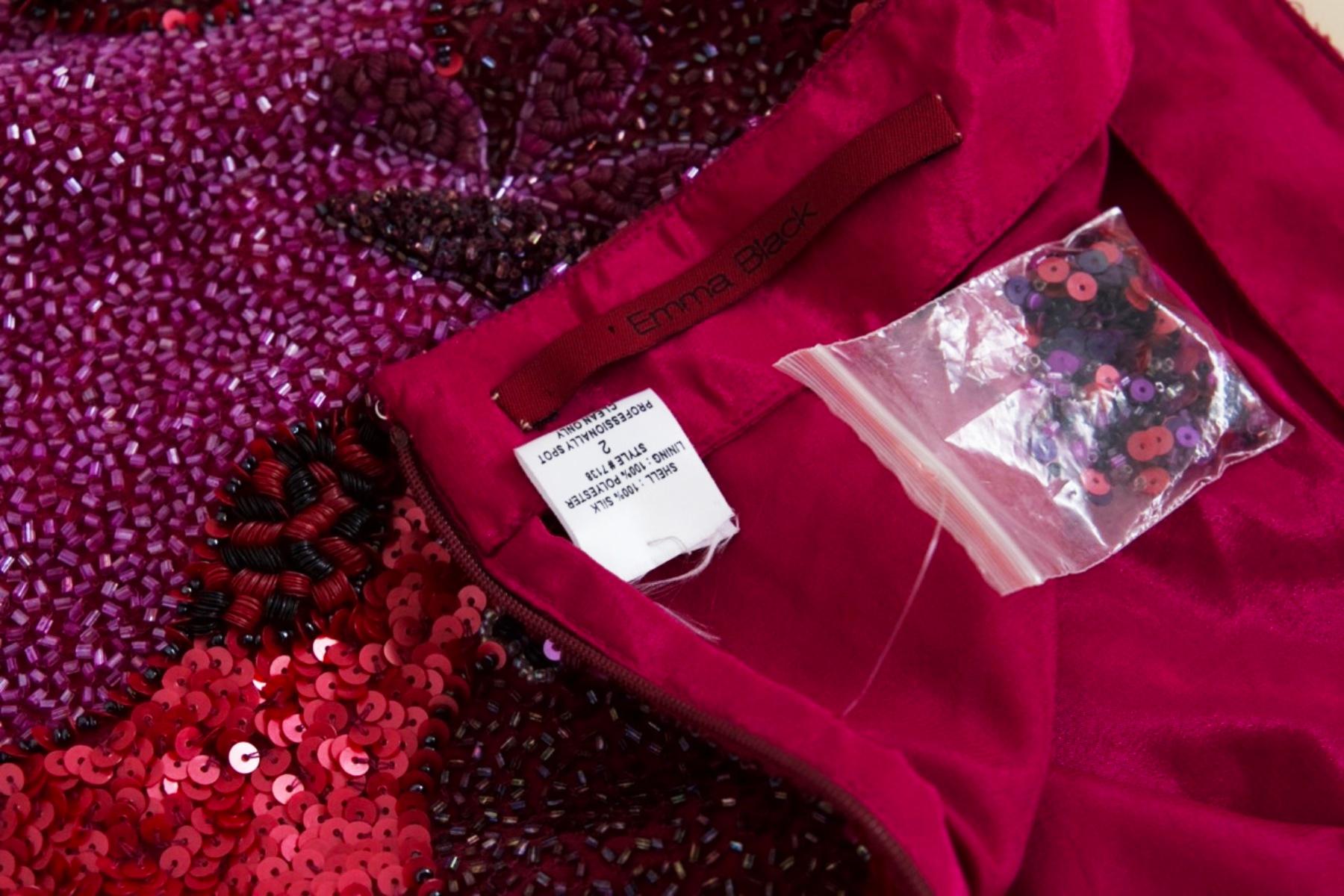 Emma Schwarzer Vintage Fuchsiafarbener Rock mit Perlenblumen im Angebot 6