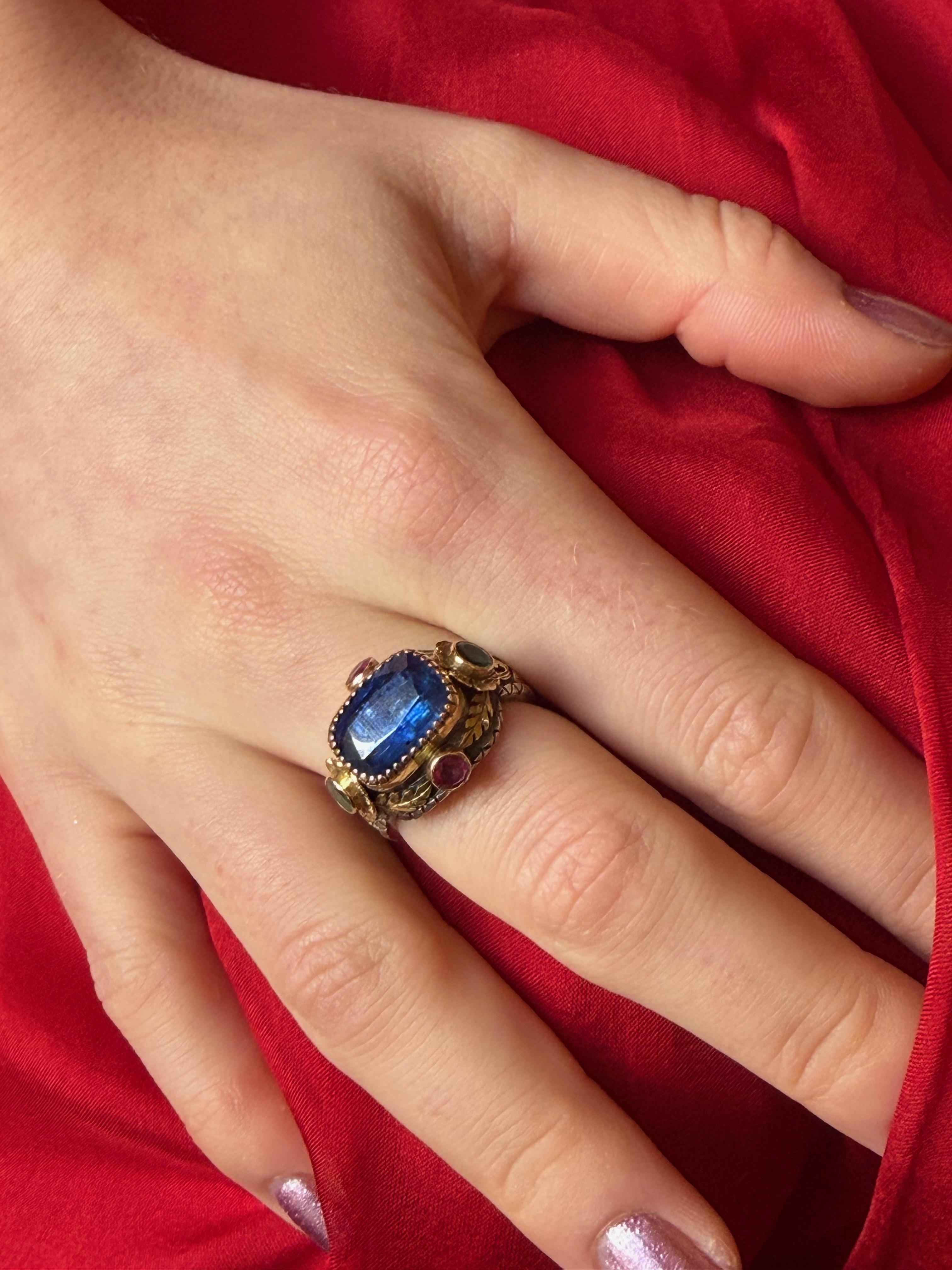 Anello da cocktail con tormalina smeraldo e kianite in oro 18k e argento In condizioni Nuovo in vendita a Frome, Somerset