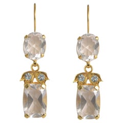 Boucles d'oreilles pendantes en plaqué or avec aigue-marine et cristal Emma Chapman