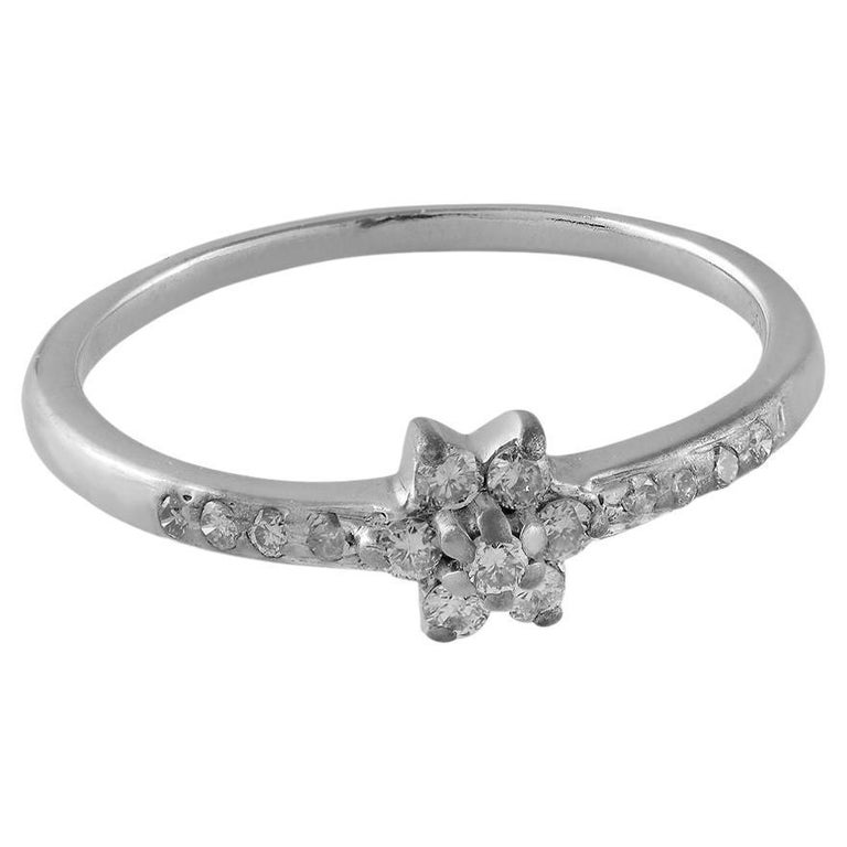 Diamond 18 Karat White Gold Engagement Ring For Sale