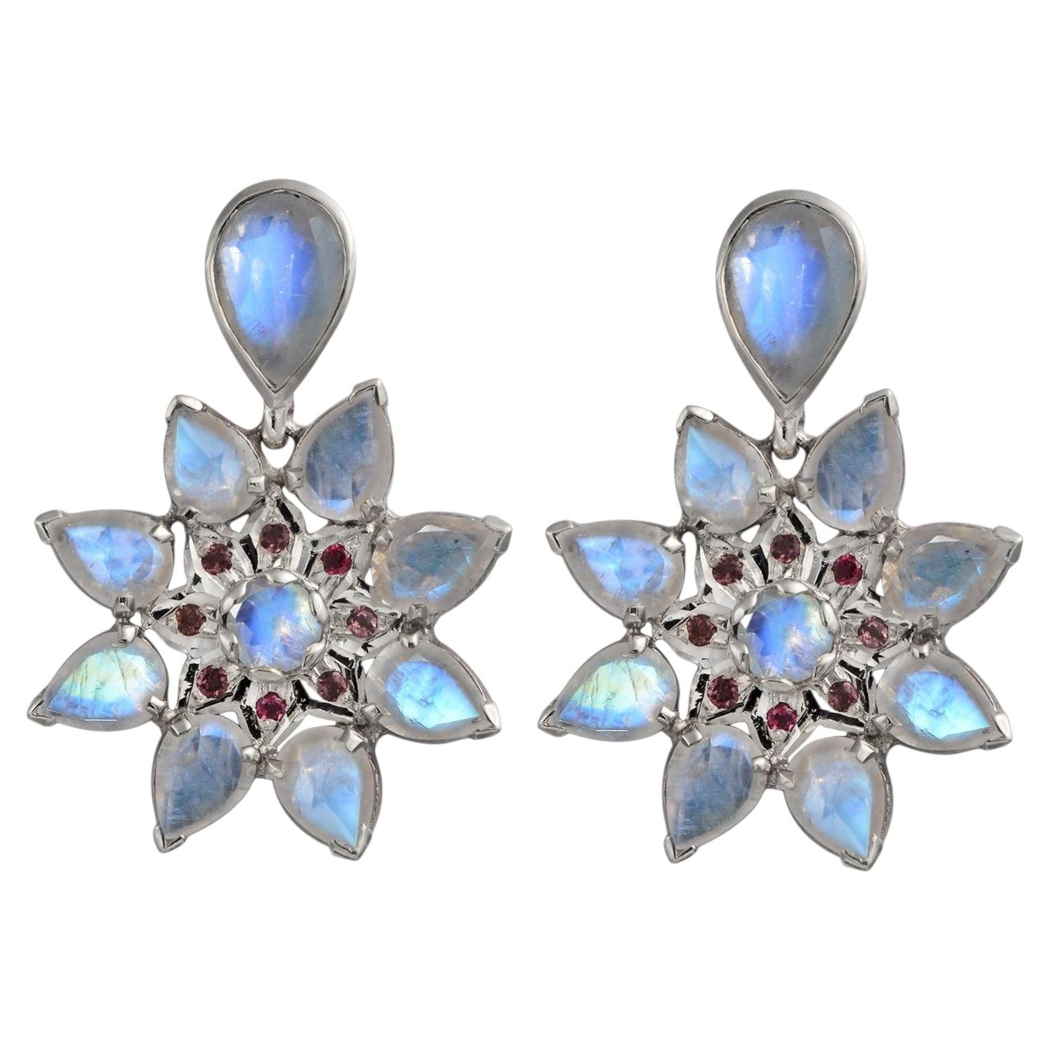 Pendientes Emma Chapman de plata de ley con piedra de luna y granate rodolita