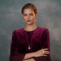 Colgante Emma Chapman de piedra lunar labradorita bañada en oro y plata