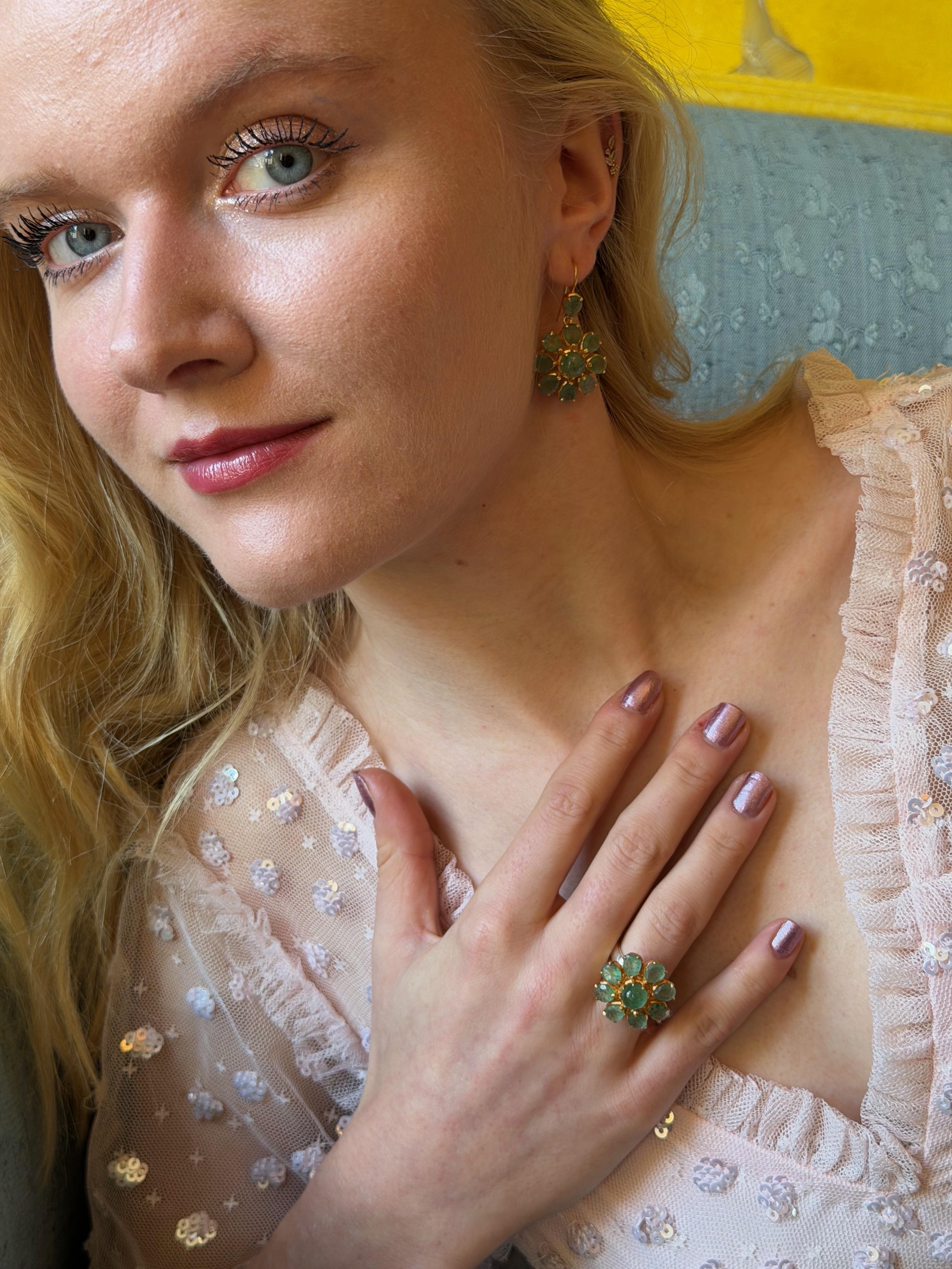 Orecchini pendenti in onice con placca d'oro in vendita 1